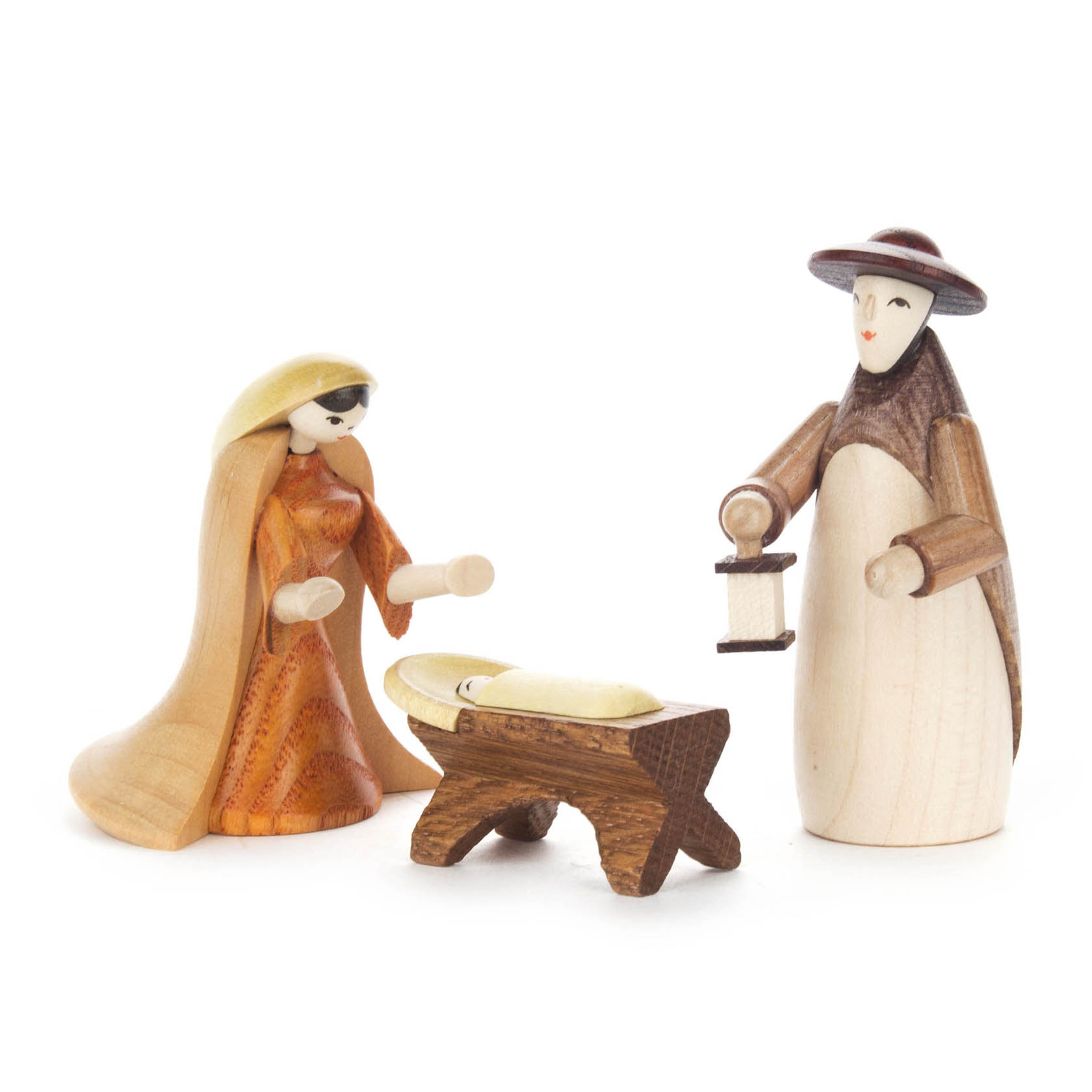 Holzfiguren der Heiligen Familie: Maria in orangefarbenem Kleid und Kopftuch, Josef mit Hut und Laterne, und Jesu Kind in einer Krippe. im Dregeno Online Shop günstig kaufen