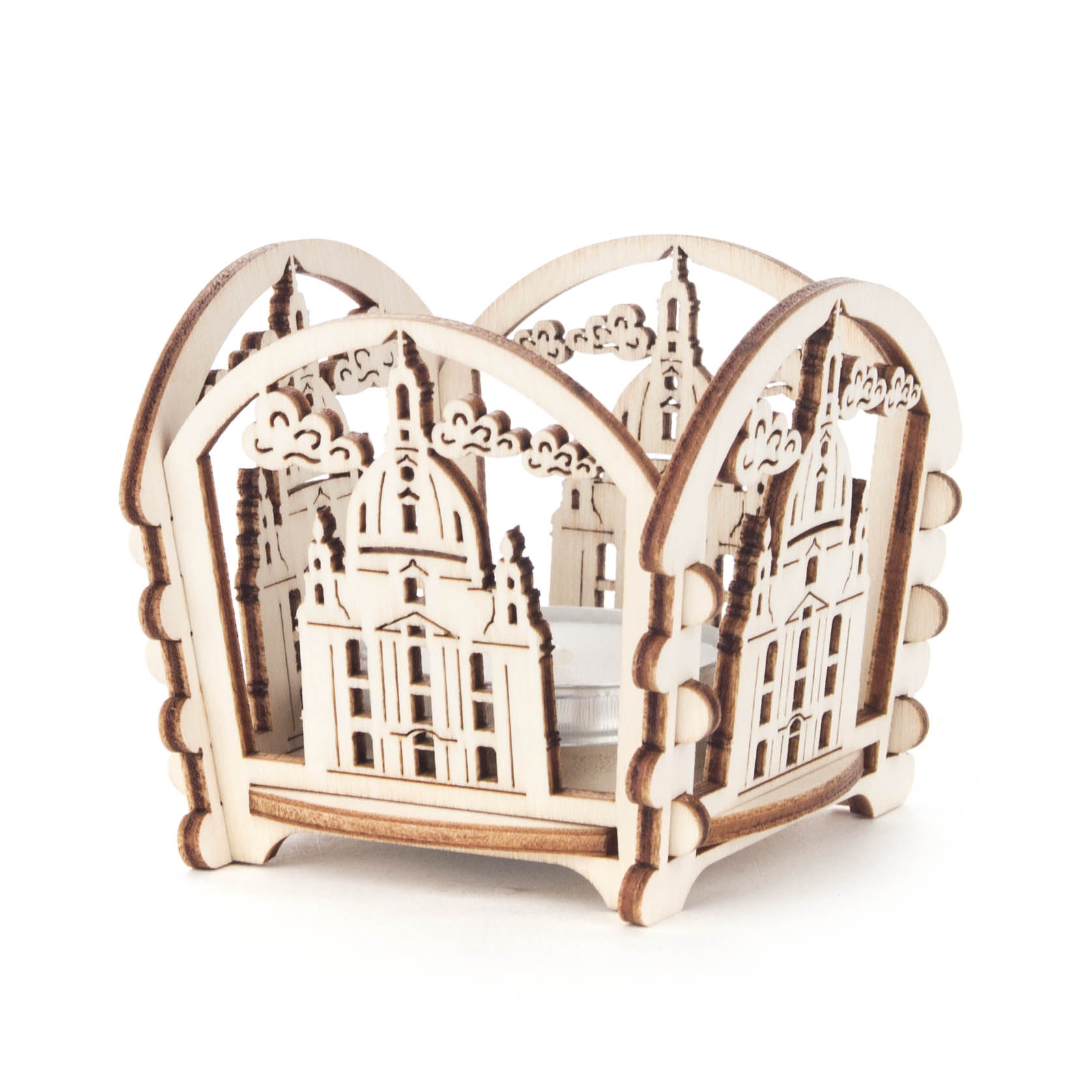 Ein Teelichthalter aus Holz mit filigranem Schnitt der Dresdner Frauenkirche. im Dregeno Online Shop günstig kaufen