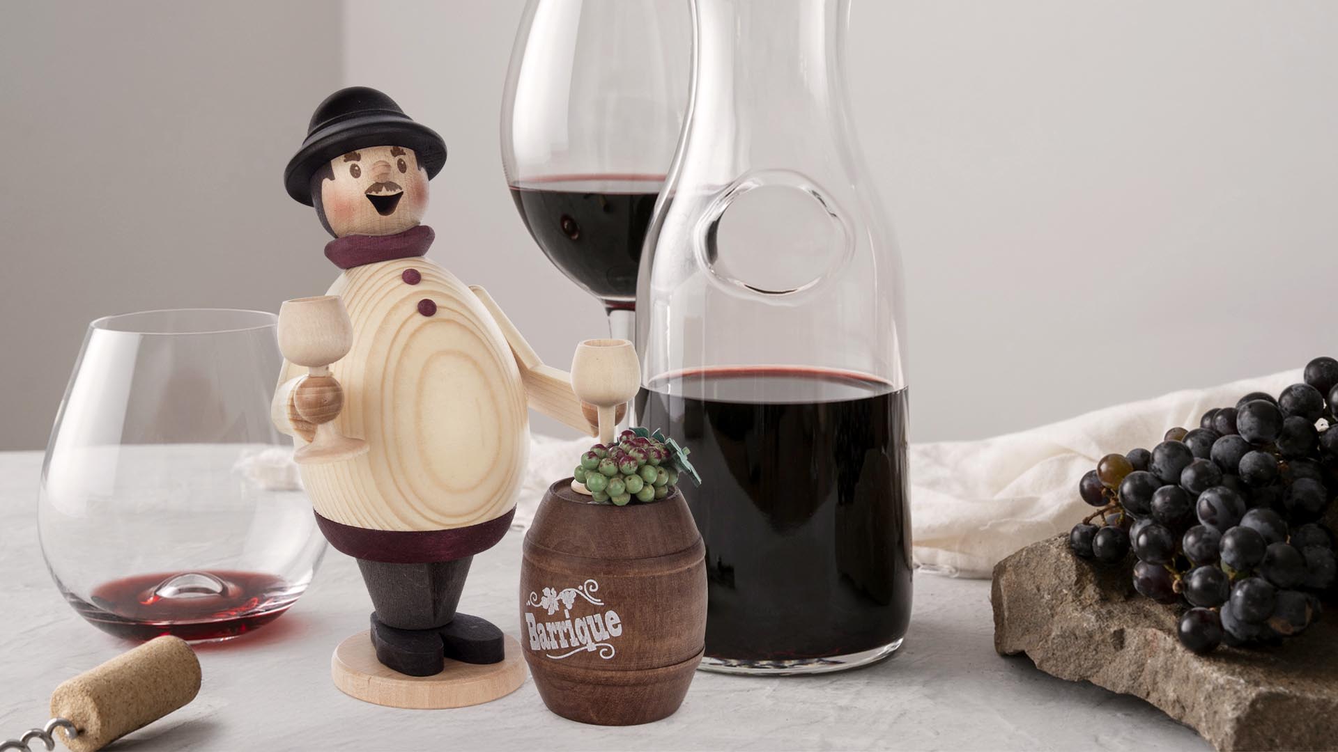 Räuchermännchen Winzer mit Glas und Weinfass