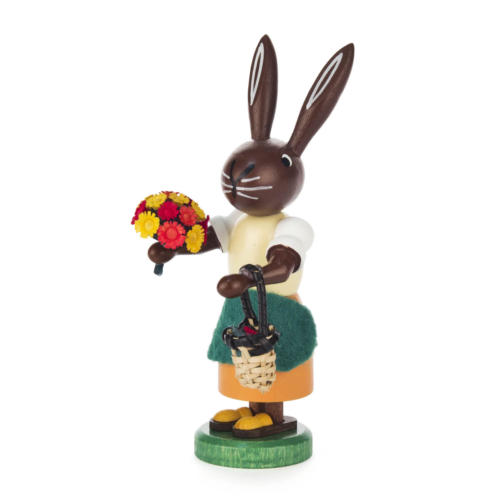 Holzfigur einer Häsin als Gärtnerin, die einen bunten Blumenstrauß in der linken Hand hält und einen Korb mit Blumen in der rechten Hand trägt. im Dregeno Online Shop günstig kaufen