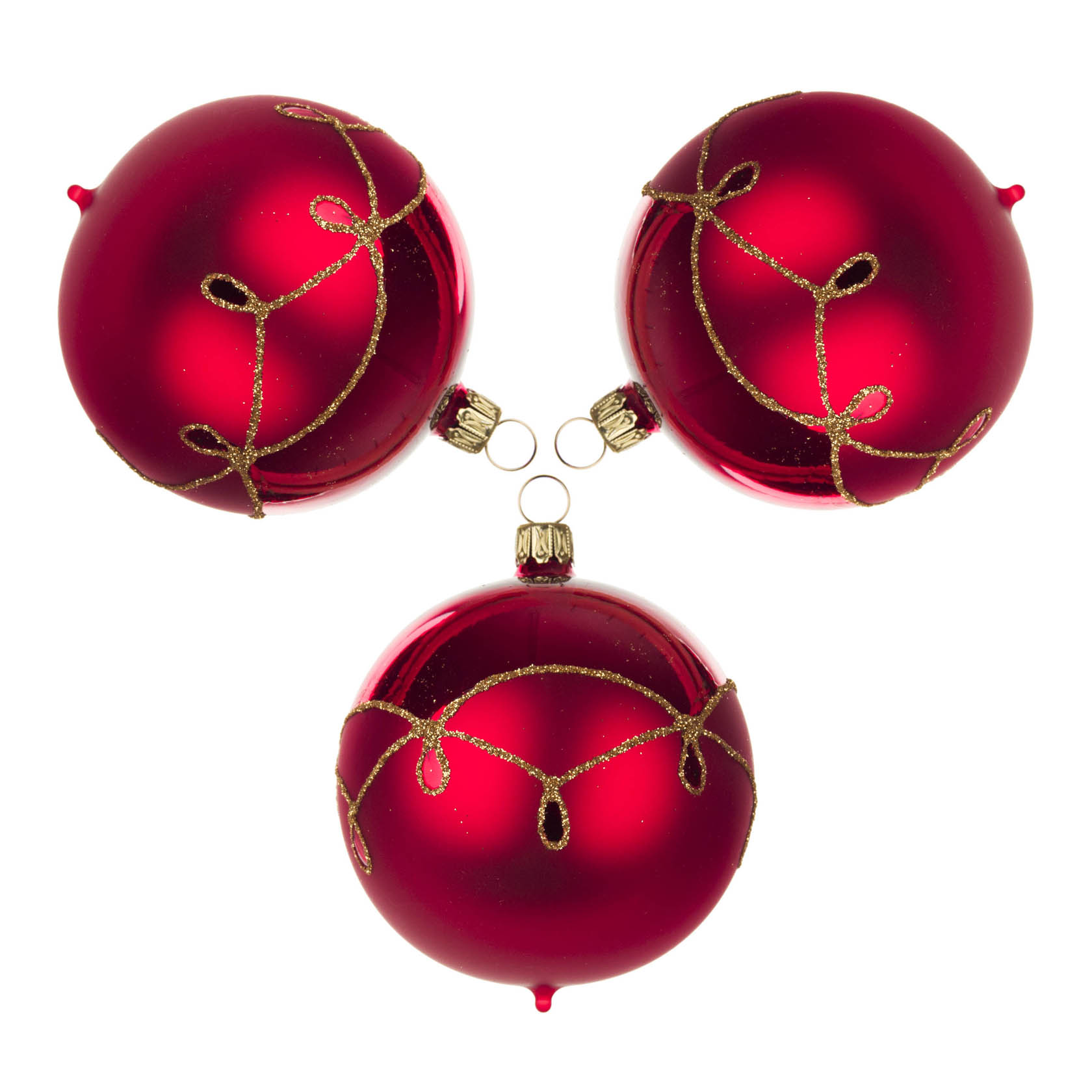 Three red matte Christmas ornaments with gold drop pattern, each measuring 8cm. They are arranged in a triangular shape. im Dregeno Online Shop günstig kaufen