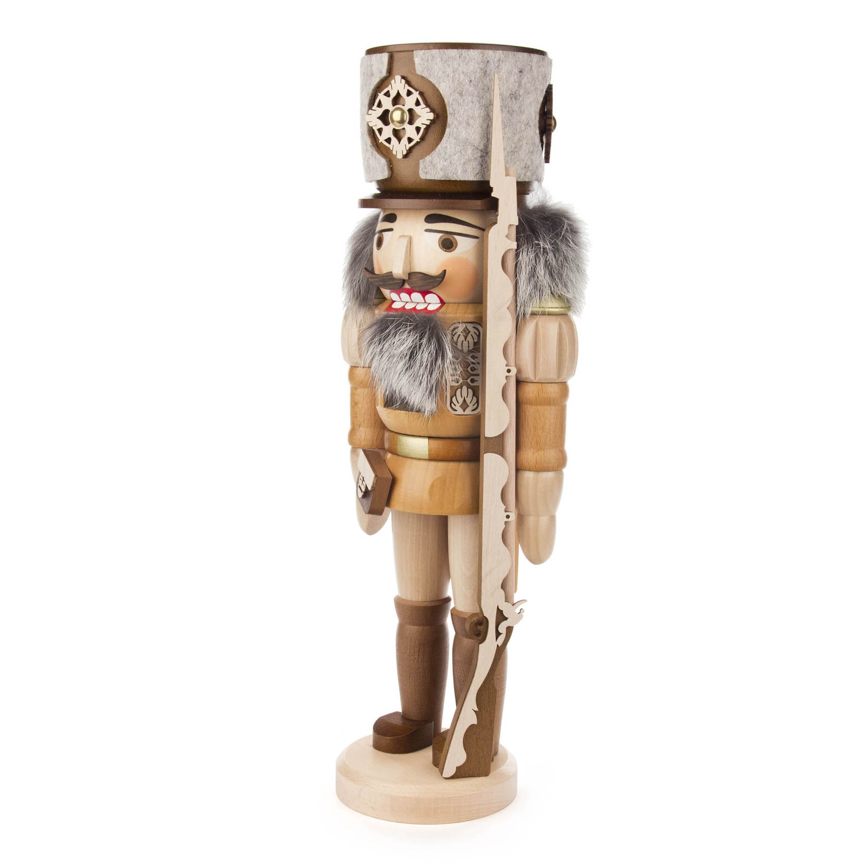 Holz-Nussknacker in Form eines Soldaten, 40cm groß, mit grauem Bart, Pelzschultern, einem Gewehr in der Hand und einem hohen Hut mit Verzierung.