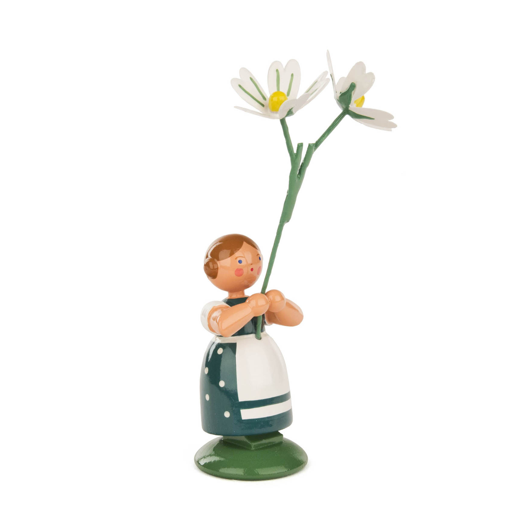 Eine hölzerne Blumenmädchen-Figur mit braunen Haaren hält zwei weiße Sternmiere-Blüten in der Hand. Sie trägt ein grünes Kleid mit weißer Schürze. im Dregeno Online Shop günstig kaufen
