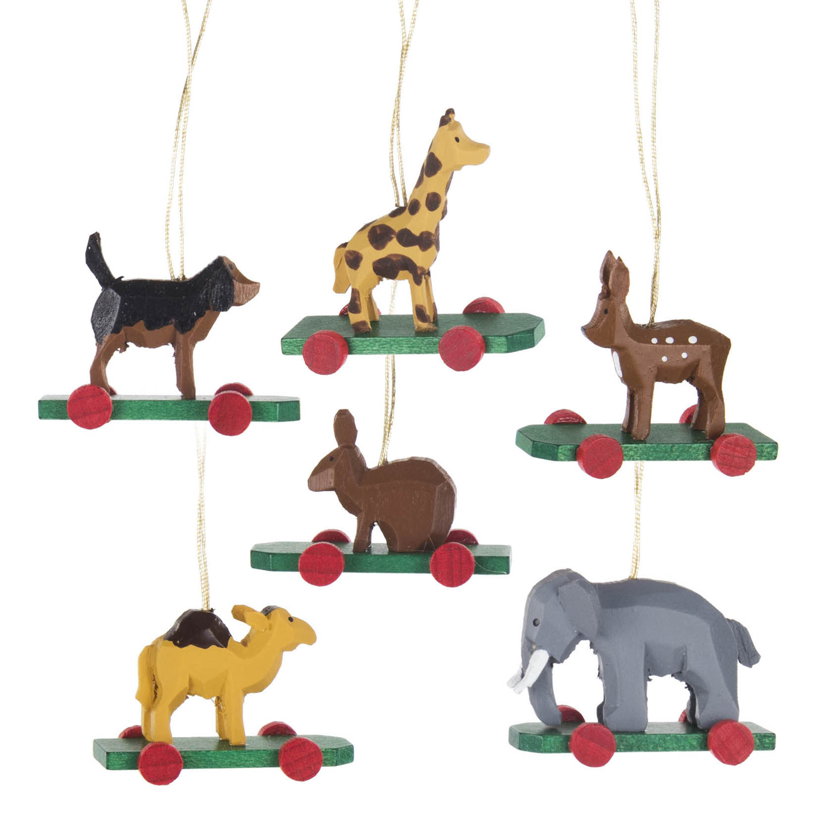 Sechs hölzerne Weihnachtsbaumanhänger in Form von Wildtieren auf grünen, roten Rädern: Giraffe, Hund, Reh, Kamel, Esel und Elefant mit goldenen Fäden. im Dregeno Online Shop günstig kaufen