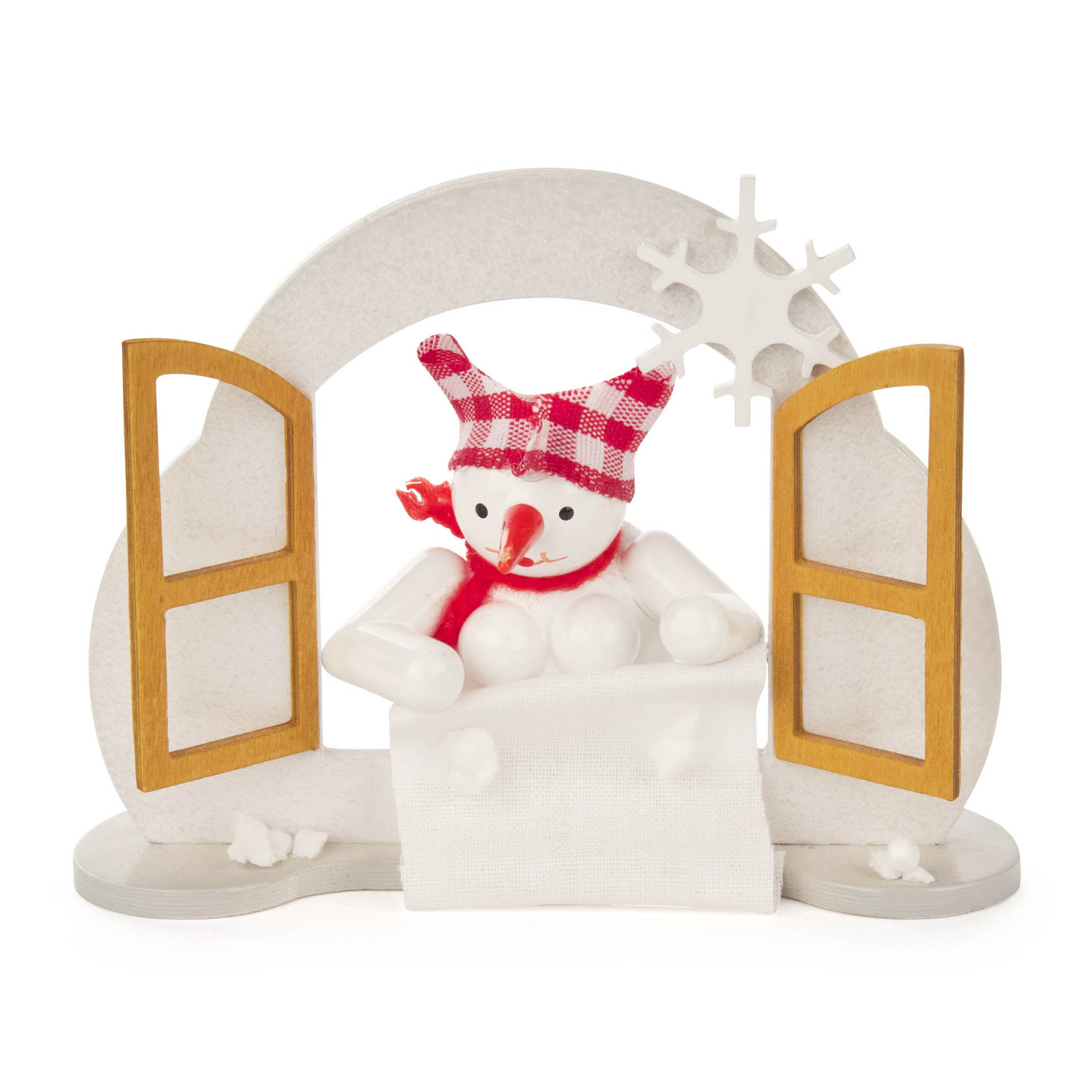 Figur einer Schneefrau namens Frau Holle auf Wolke, mit roter gestreifter Mütze, Schal und weißem Kleid vor geöffnetem Fenster und Schneeflocke. im Dregeno Online Shop günstig kaufen