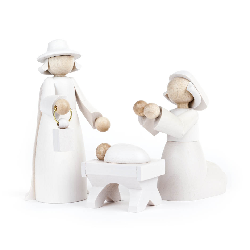 Holzfiguren der Heiligen Familie: Maria kniend und betend, Josef mit einer Laterne stehend, Baby Jesus in der Krippe liegend. im Dregeno Online Shop günstig kaufen