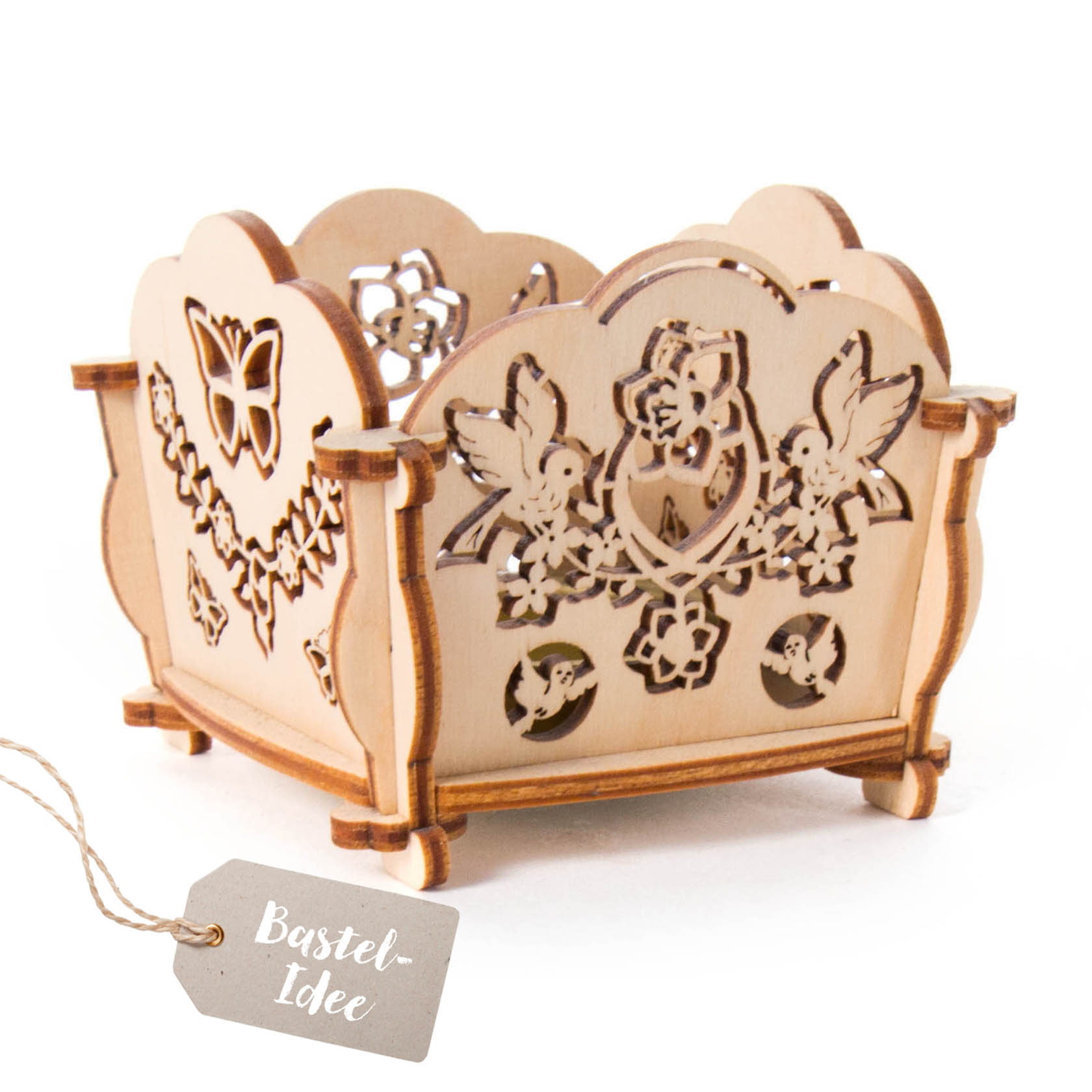Holz-Teelichthalter-Bastelset mit filigranen Schnitzereien von Vögeln und Schmetterlingen, Maße 7,3x5,8x7,3 cm. im Dregeno Online Shop günstig kaufen