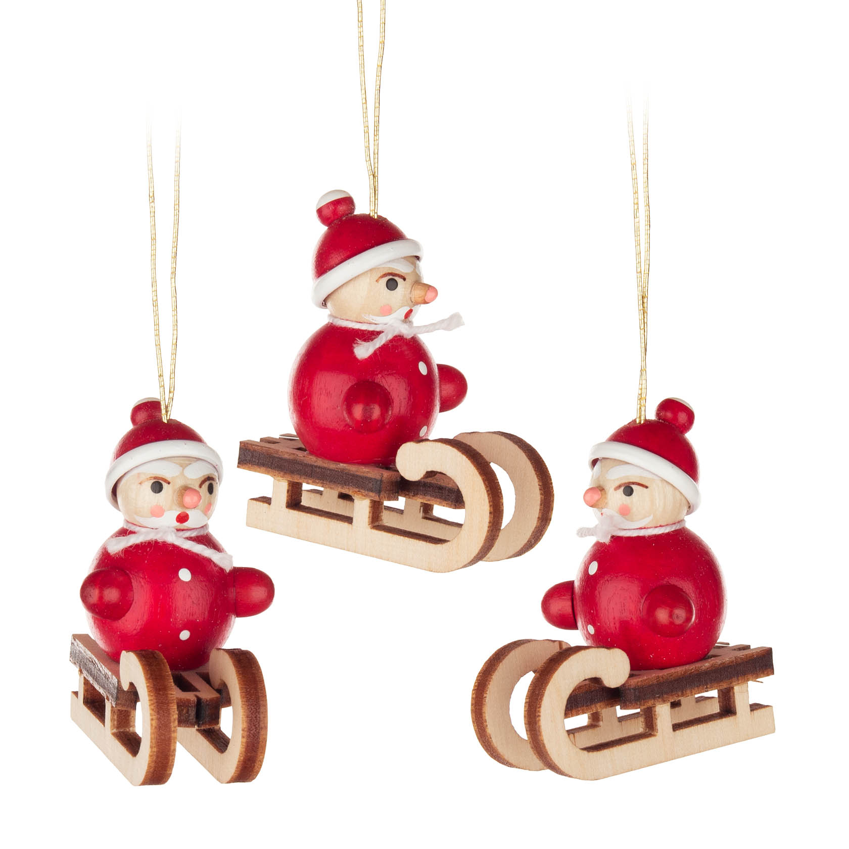 Drei hölzerne Weihnachtsmann-Figuren in roten Anzügen mit Mützen auf Schlitten, als Weihnachtsschmuck zum Aufhängen. im Dregeno Online Shop günstig kaufen