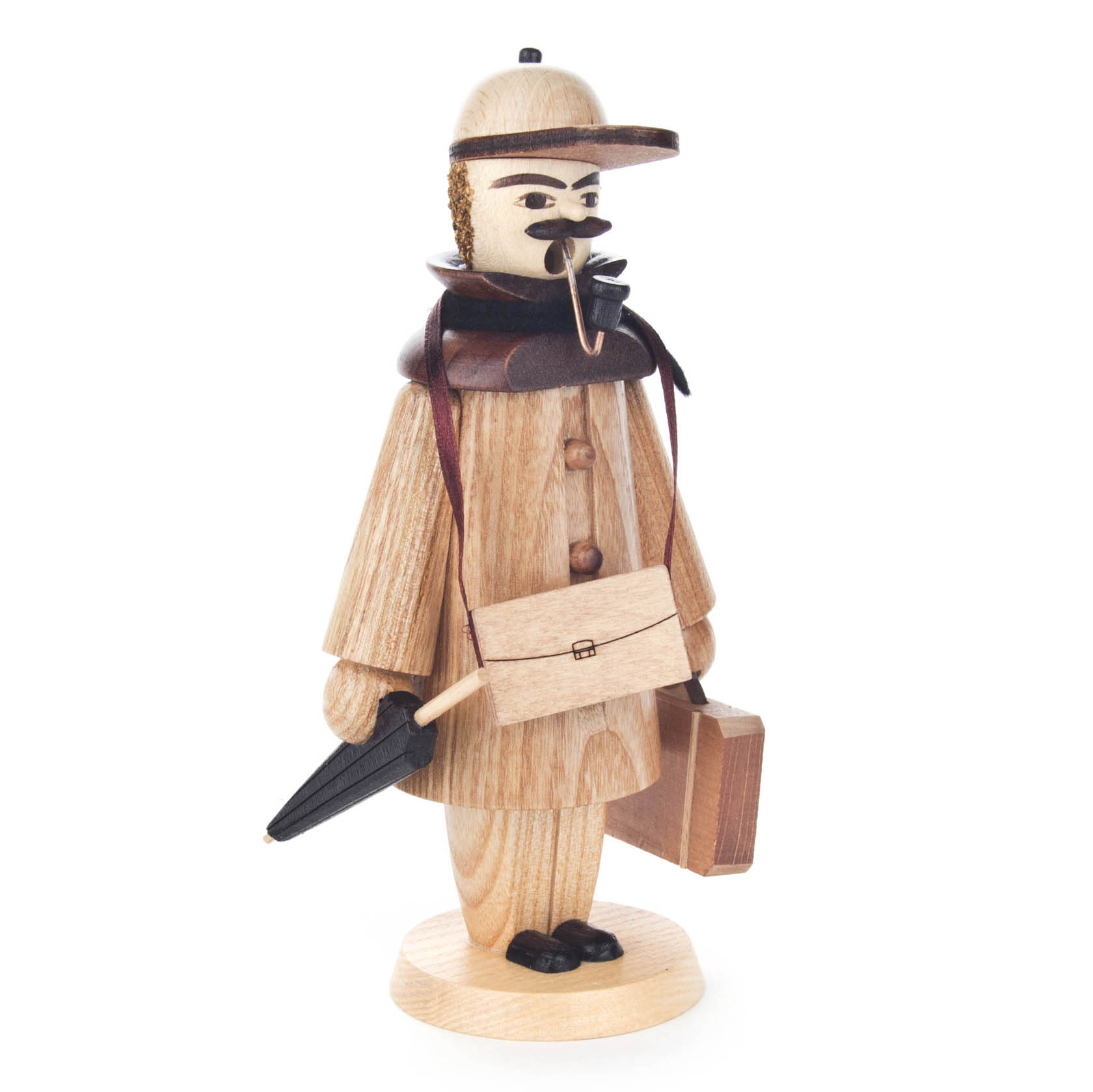 Holzfigur eines Räuchermanns in Reisekleidung mit Regenschirm, Reisetasche, Umhängetasche und Pfeife im Mund. im Dregeno Online Shop günstig kaufen