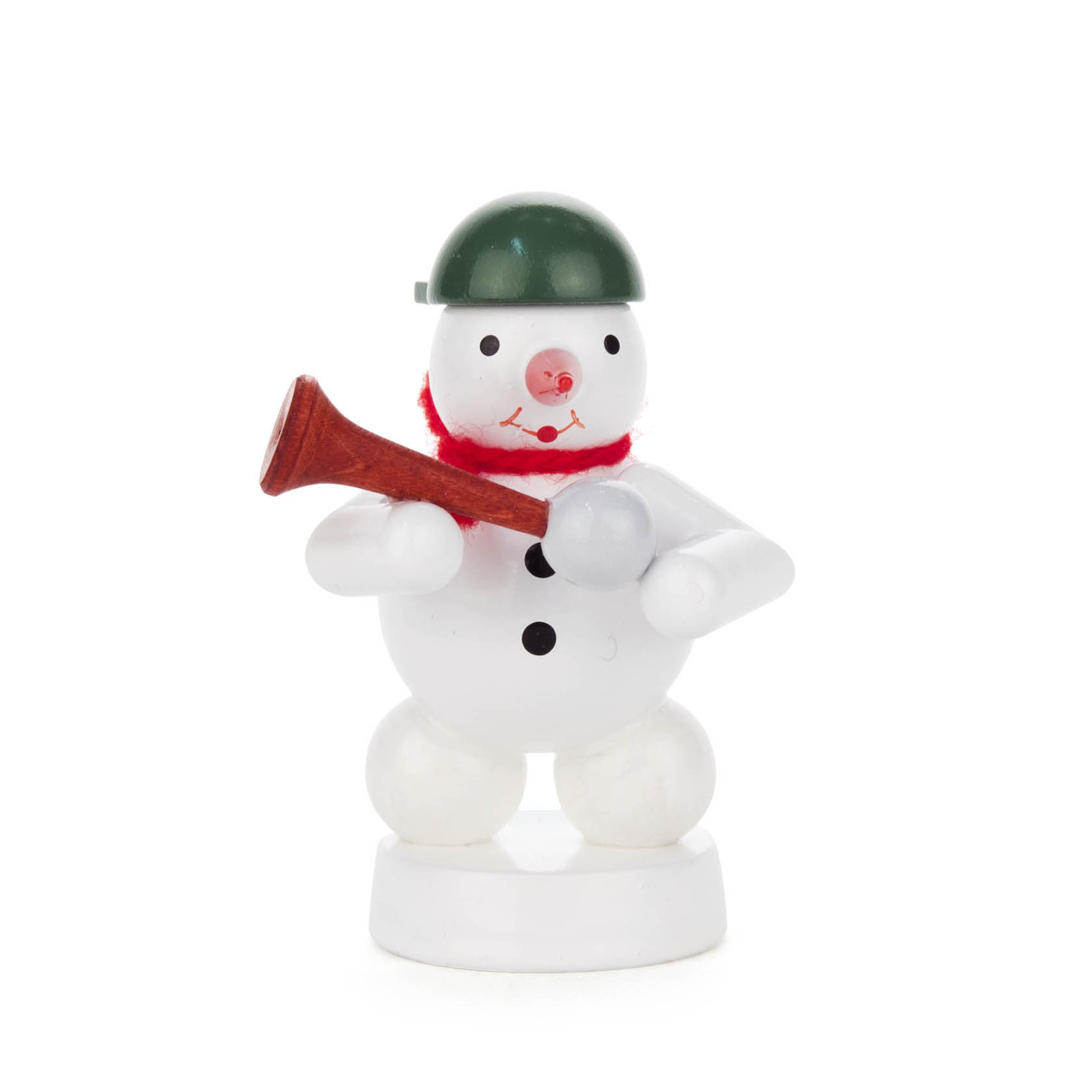 Holzschneemann mit grünem Hut, rotem Schal und einer Hupe in den Händen. im Dregeno Online Shop günstig kaufen