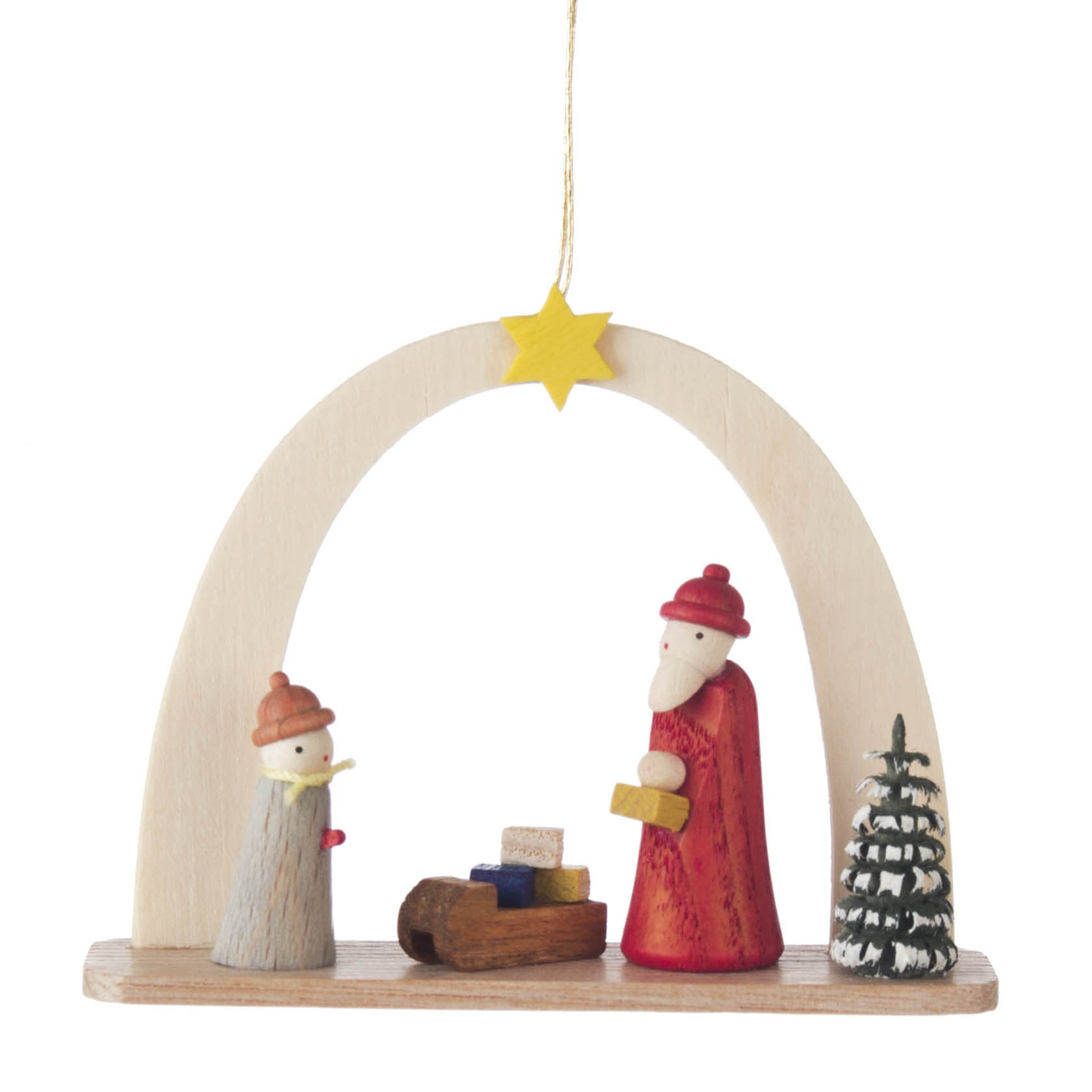 Holzfigurine eines Weihnachtsmannes in rotem Mantel mit einem Kind unter einem Bogen mit gelbem Stern und geschmücktem Weihnachtsbaum. im Dregeno Online Shop günstig kaufen