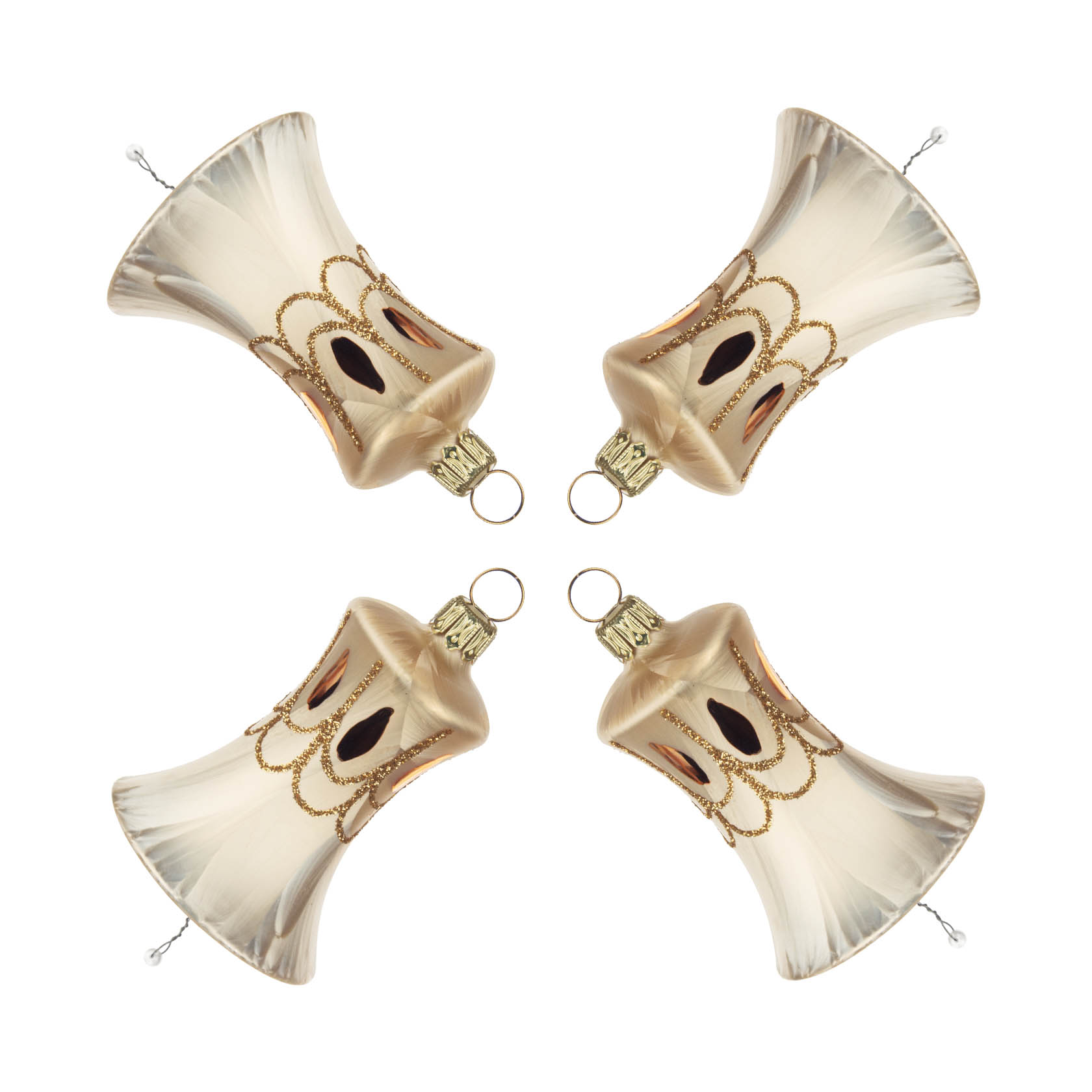 Four intricately designed, champagne-colored bell-shaped Christmas ornaments with gold accents, arranged in a symmetrical pattern. im Dregeno Online Shop günstig kaufen