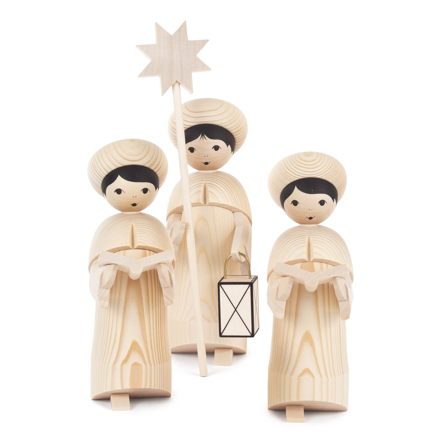 Drei naturbelassene Kurrende-Figuren aus Holz, jede circa 26,5 cm groß. Die Figuren halten Gesangsbücher, während eine von ihnen eine Laterne und einen Stern trägt. im Dregeno Online Shop günstig kaufen
