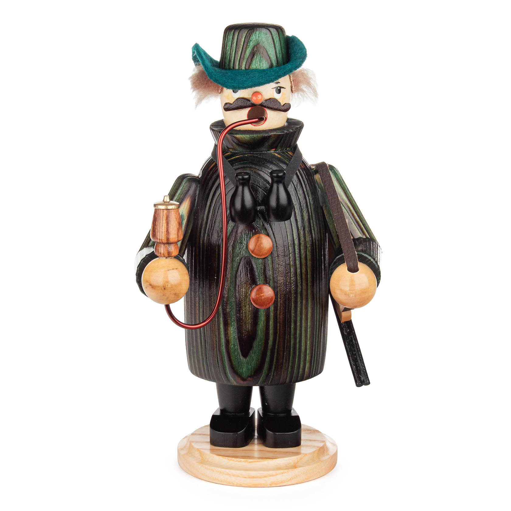 Räuchermann in Jägerform mit grünem, gesandeltem Mantel und Hut. Er trägt Pfeife, Fernglas und einen Bogen auf dem Rücken. im Dregeno Online Shop günstig kaufen