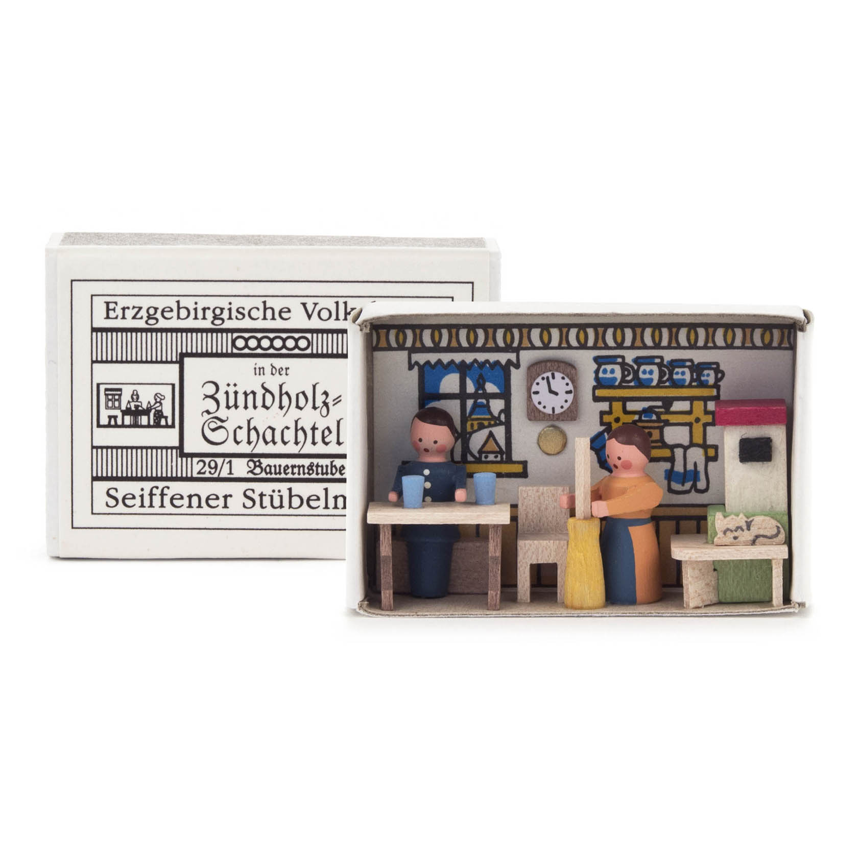 Miniatur-Bauernstube in einer Zündholzschachtel mit Figuren: ein Bauer am Tisch und eine Frau daneben, umgeben von Möbeln und einer Uhr. im Dregeno Online Shop günstig kaufen