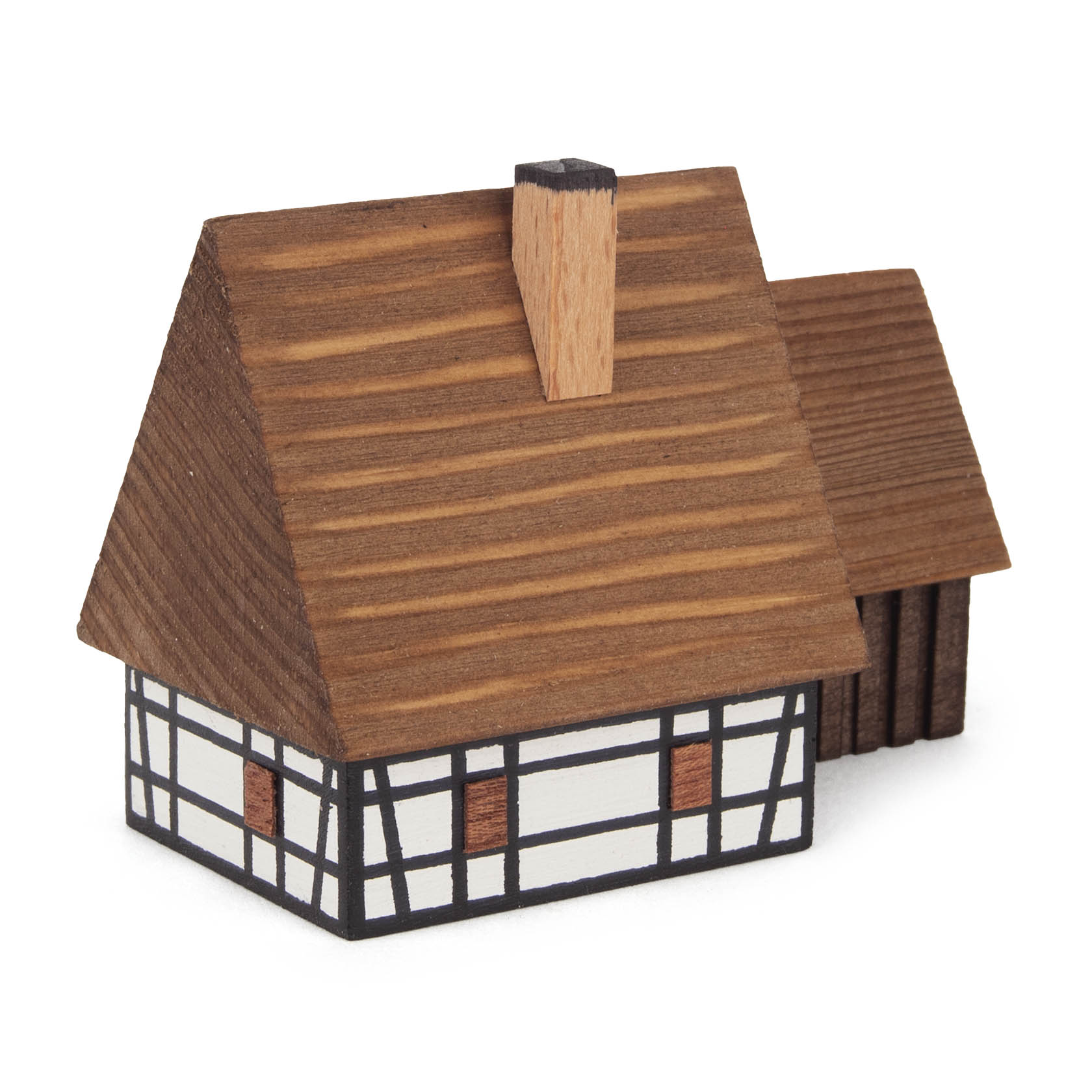 Holzmodell eines einstöckigen Fachwerkhauses mit Satteldach und angebauter Scheune.
