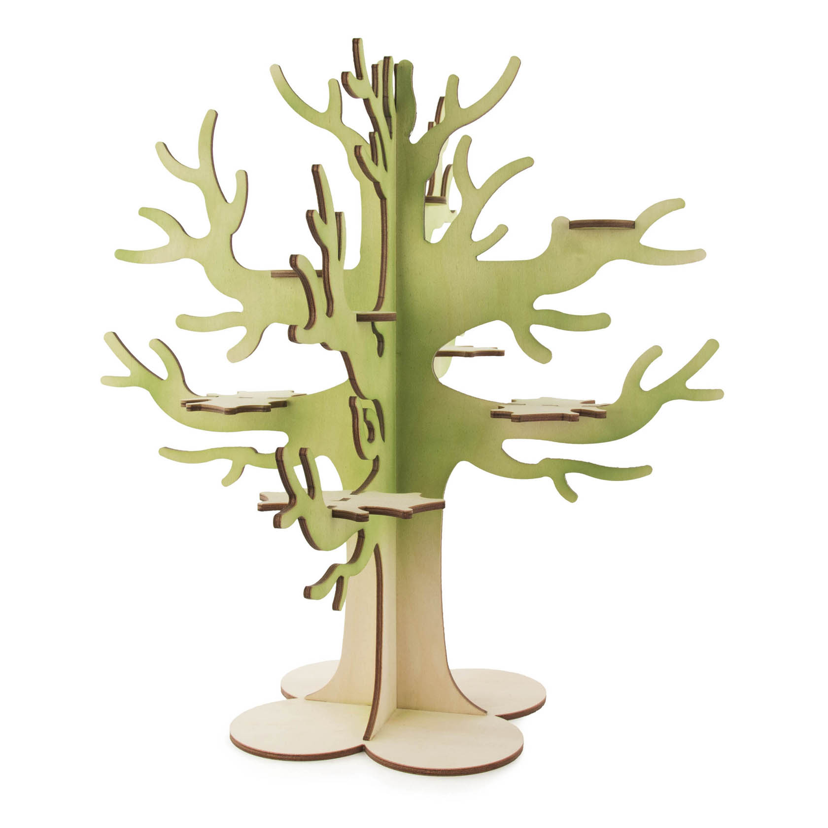 Dekorativer miniatur Holzbaum mit grünen Blättern. Der Baum hat verzweigte Äste, die Ebenen für Spielzeug oder Dekorationen bieten.