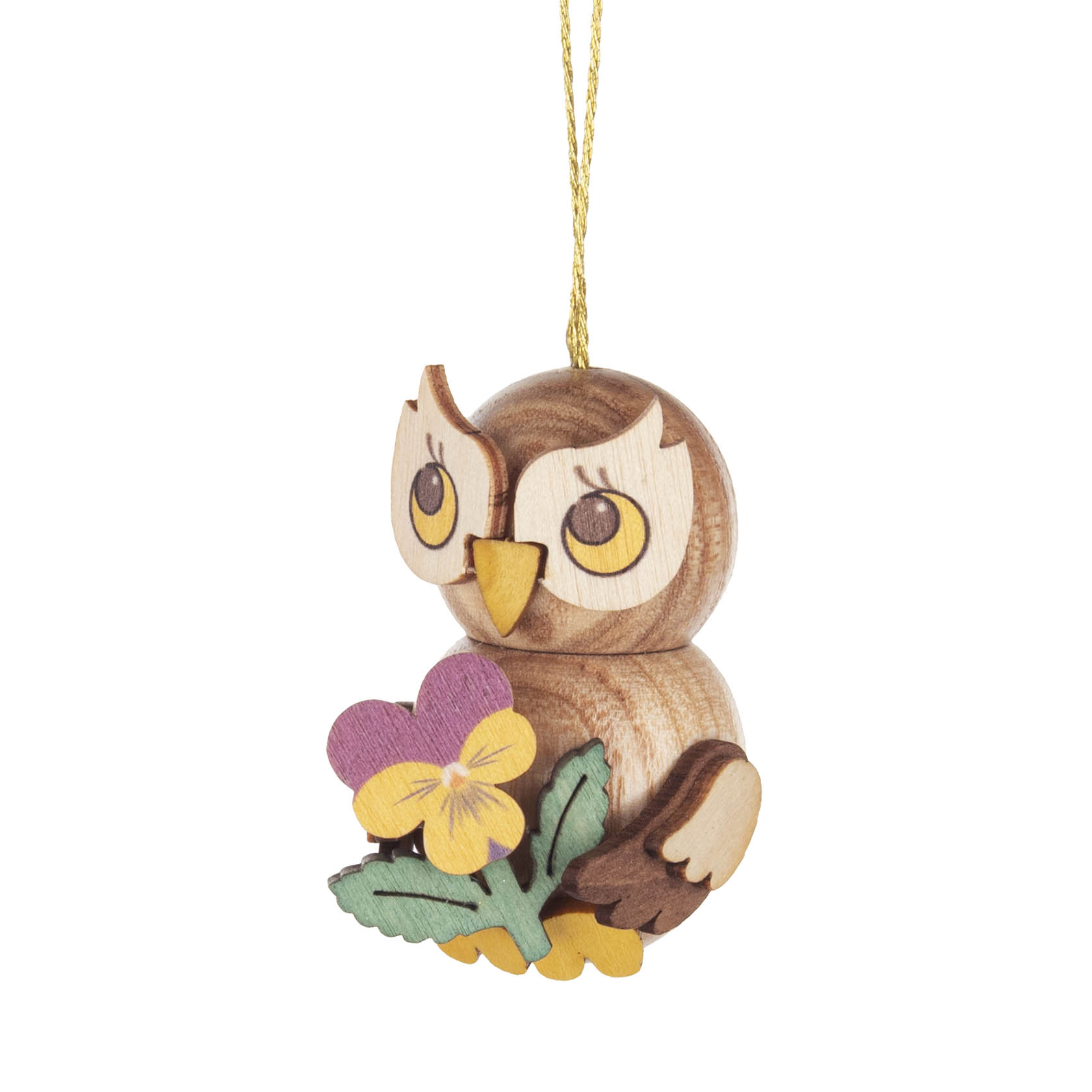 Eine Holzdekoration in Form eines Eulenkindes, das eine bunte Blume hält, mit gelbem Faden zum Aufhängen. im Dregeno Online Shop günstig kaufen