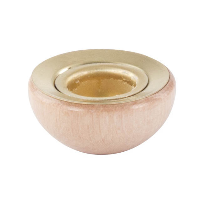 Holztülle mit einem glänzenden Messingeinsatz, geeignet für Kerzen mit einem Durchmesser von 14mm, ausgestattet mit einer 28mm Tropfschale. im Dregeno Online Shop günstig kaufen