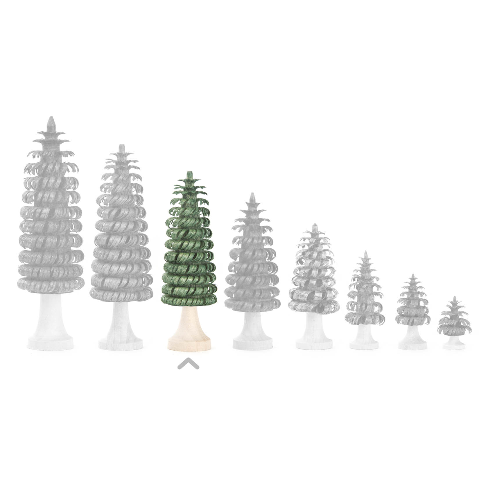 Ein kleiner grüner Ringelbaum mit Stamm, etwa 7 cm hoch, in einer Reihe von grauen Ringelbäumen, dargestellt als zentraler, farbiger Baum.