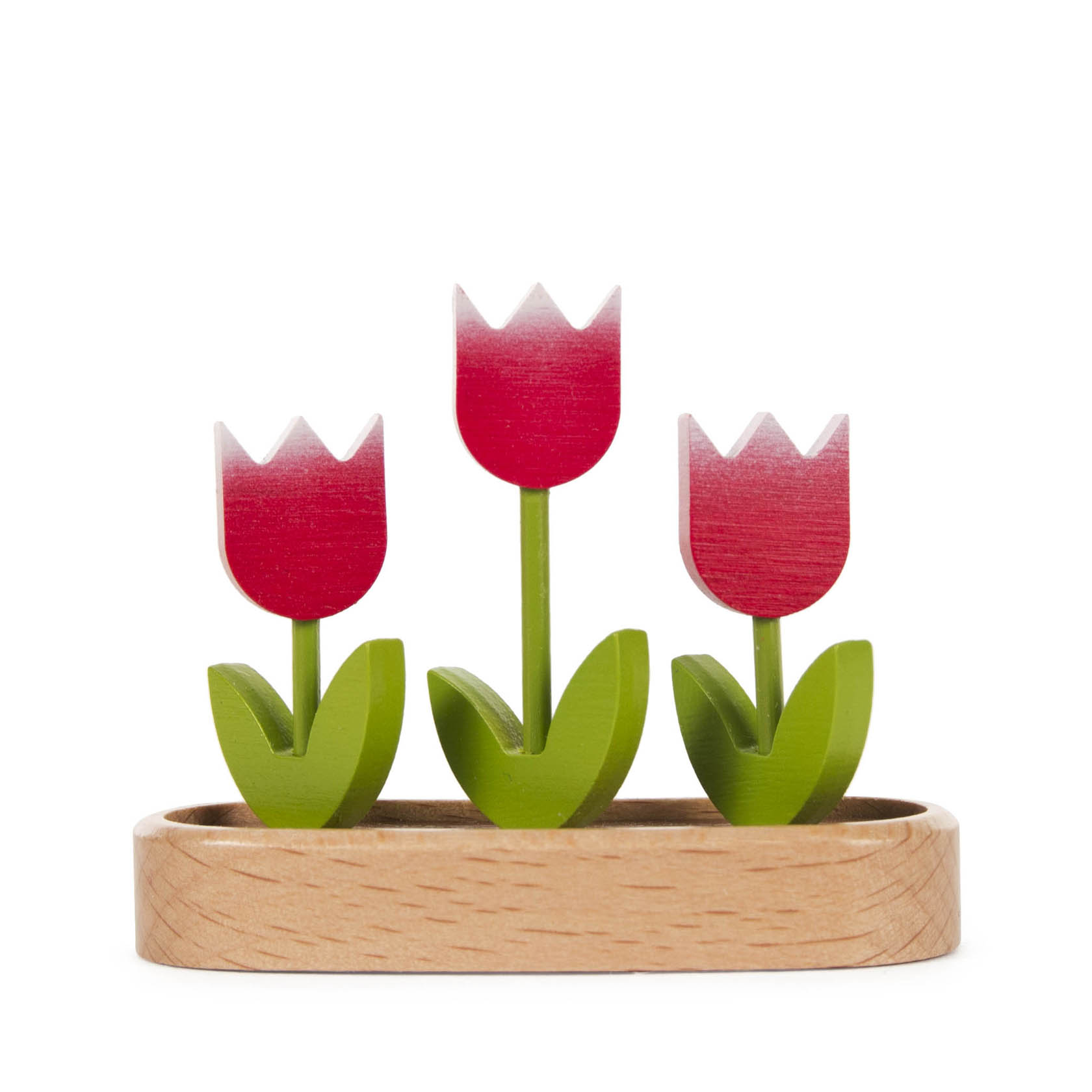 Drei rote, stilisierte Tulpen aus Holz mit grünen Blättern, auf einem ovalen, hölzernen Sockel platziert. im Dregeno Online Shop günstig kaufen