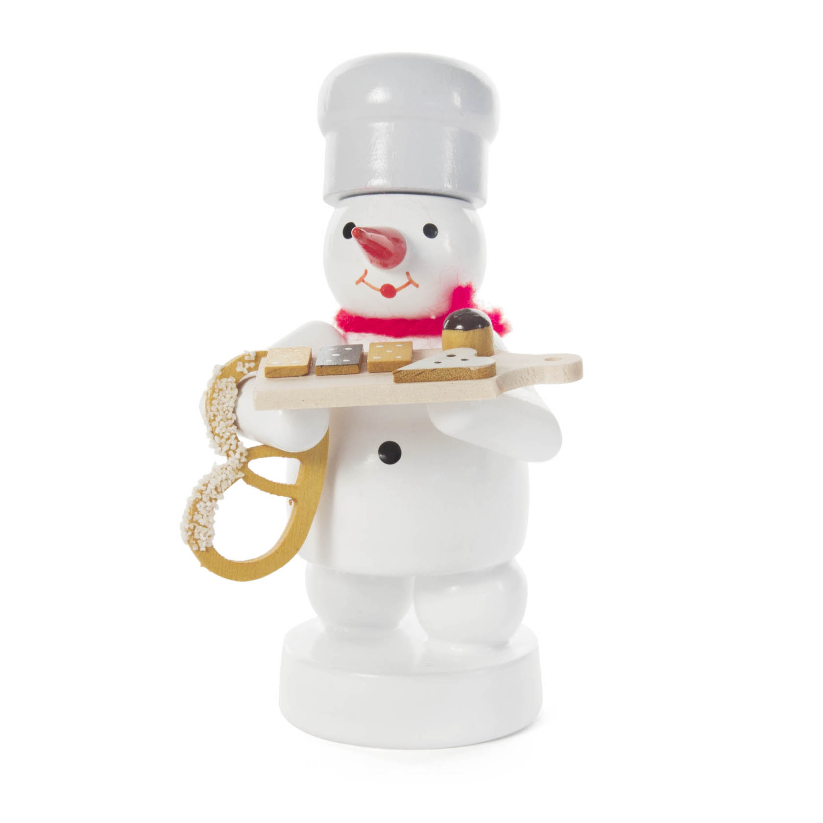 Holzfigur eines Schneemanns mit rotem Schal und grauem Hut, hält ein Tablett mit einer Brezel und mehreren Keksen. im Dregeno Online Shop günstig kaufen