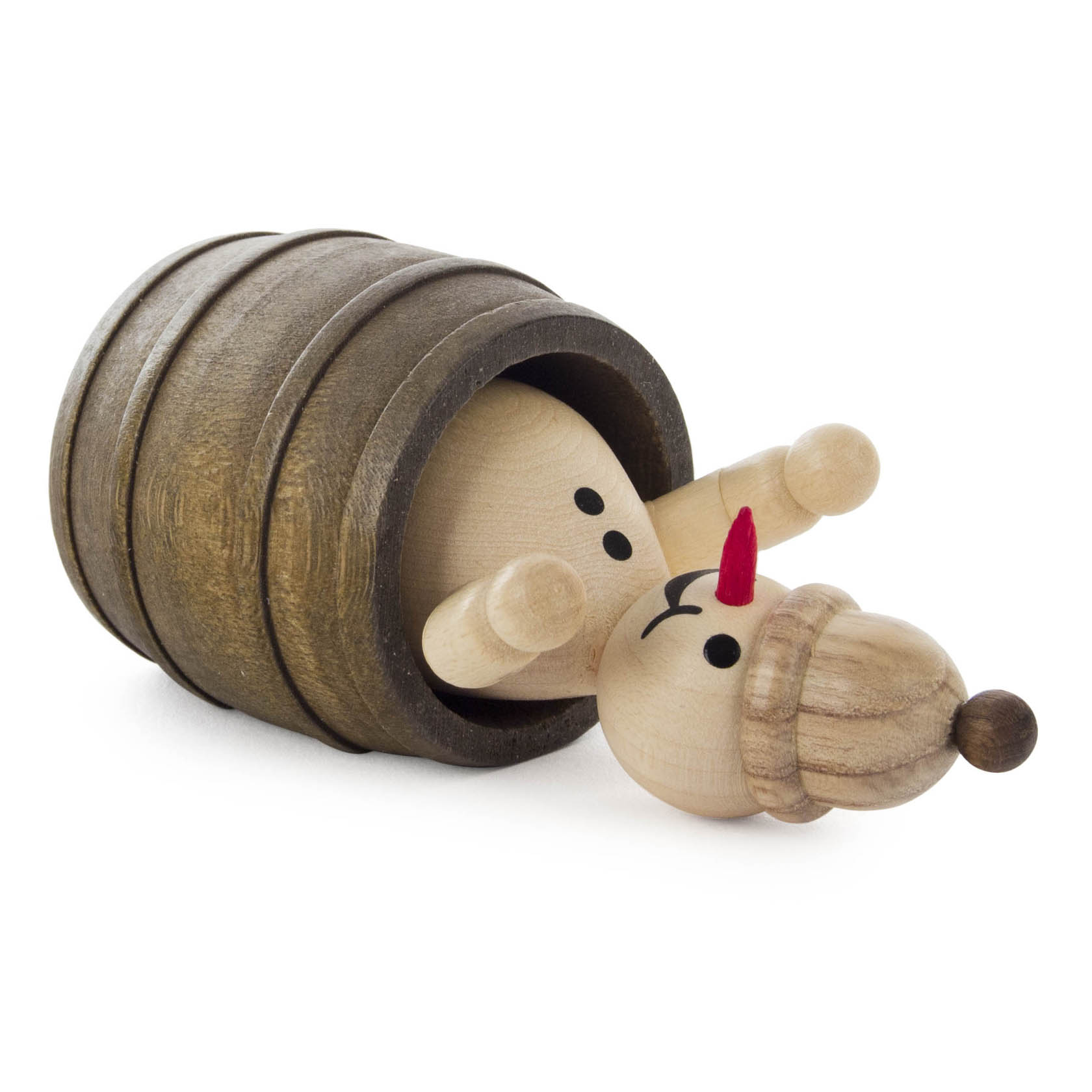 Kleiner Schneemann aus Holz liegt auf dem Rücken in einem liegenden Holzfass. Er trägt eine rote Nase und einen kleinen Holzknopf auf dem Kopf. im Dregeno Online Shop günstig kaufen