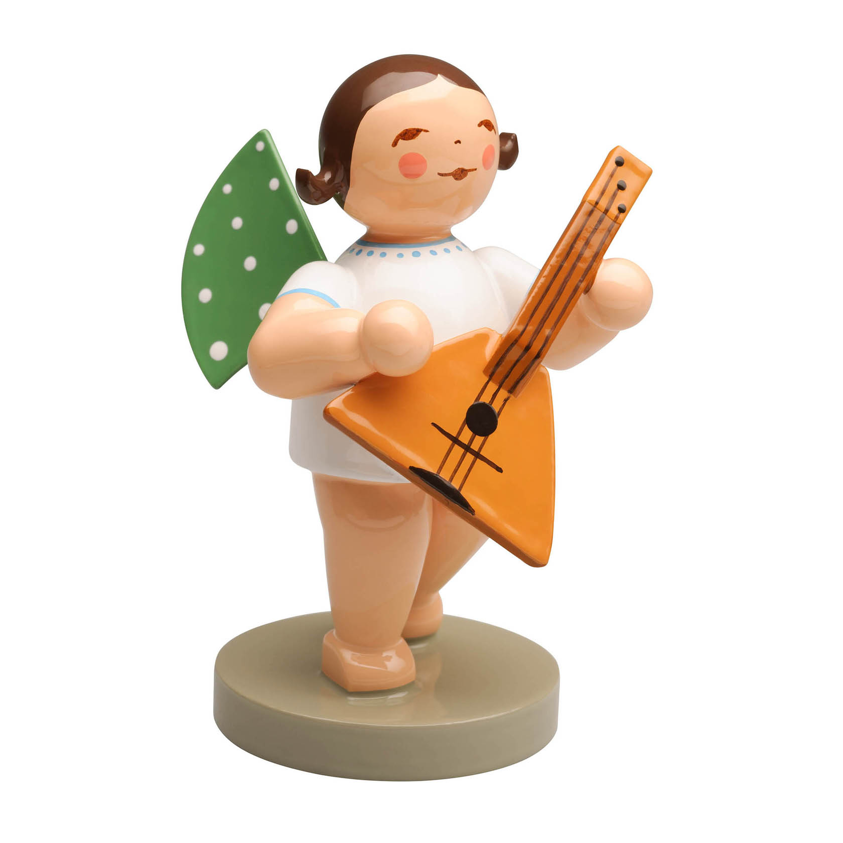 Holzfigur eines Engels mit braunen Haaren und grün gepunkteten Flügeln, der eine orangefarbene Balalaika in den Händen hält. im Dregeno Online Shop günstig kaufen