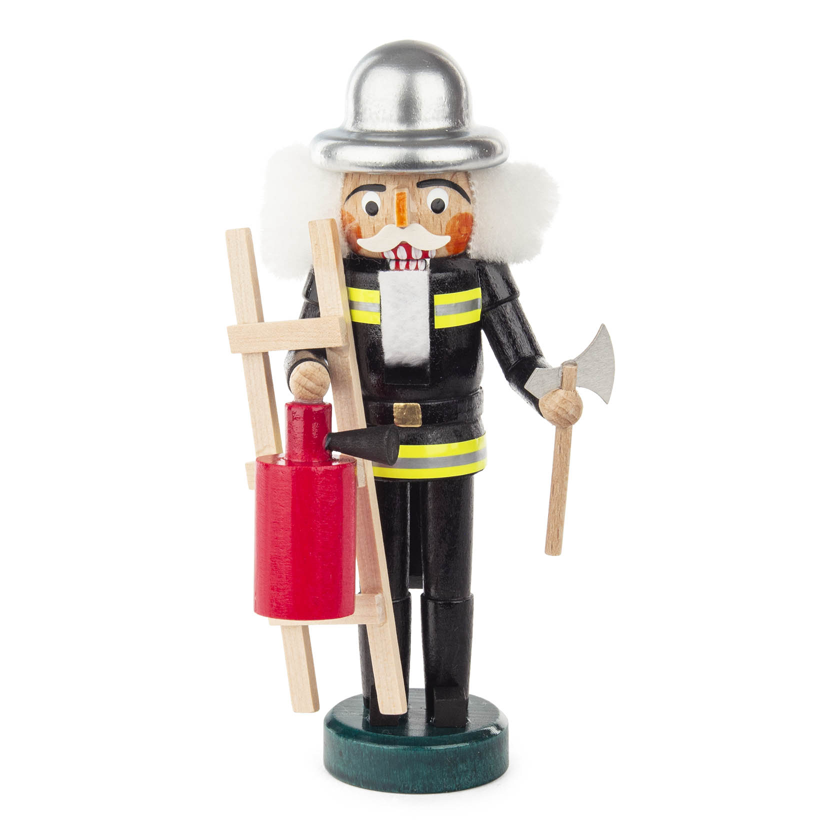 Ein 13cm großer Nussknacker in Form eines Feuerwehrmanns. Er trägt einen silbernen Helm, hält eine Axt und eine rote Feuerlöscher-Attrappe. im Dregeno Online Shop günstig kaufen