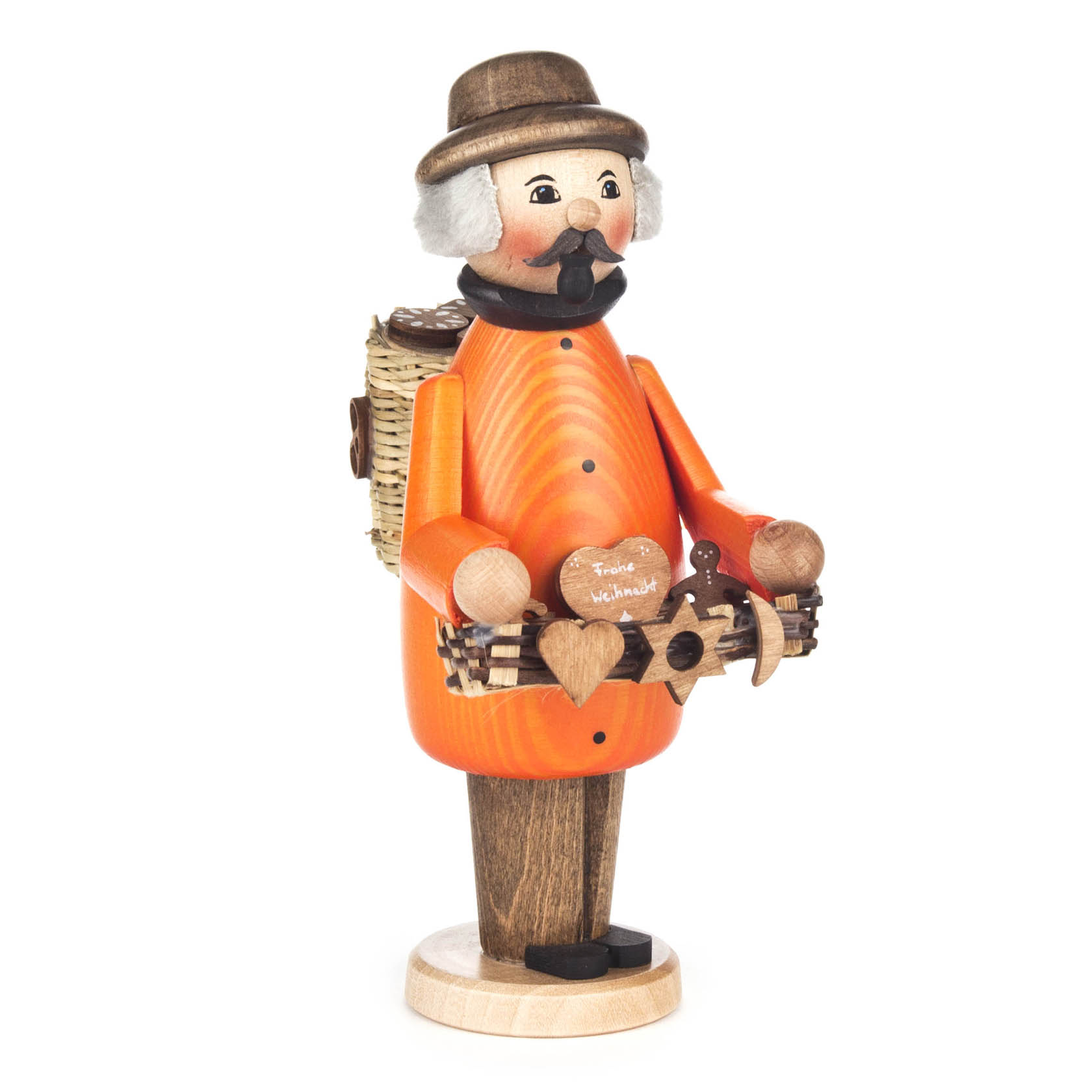Holzfigur eines Räuchermanns in orangem Mantel, mit schwarzem Hut und Bart. Er hält einen Korb mit Pfefferkuchen und hat einen Rucksack auf dem Rücken. im Dregeno Online Shop günstig kaufen