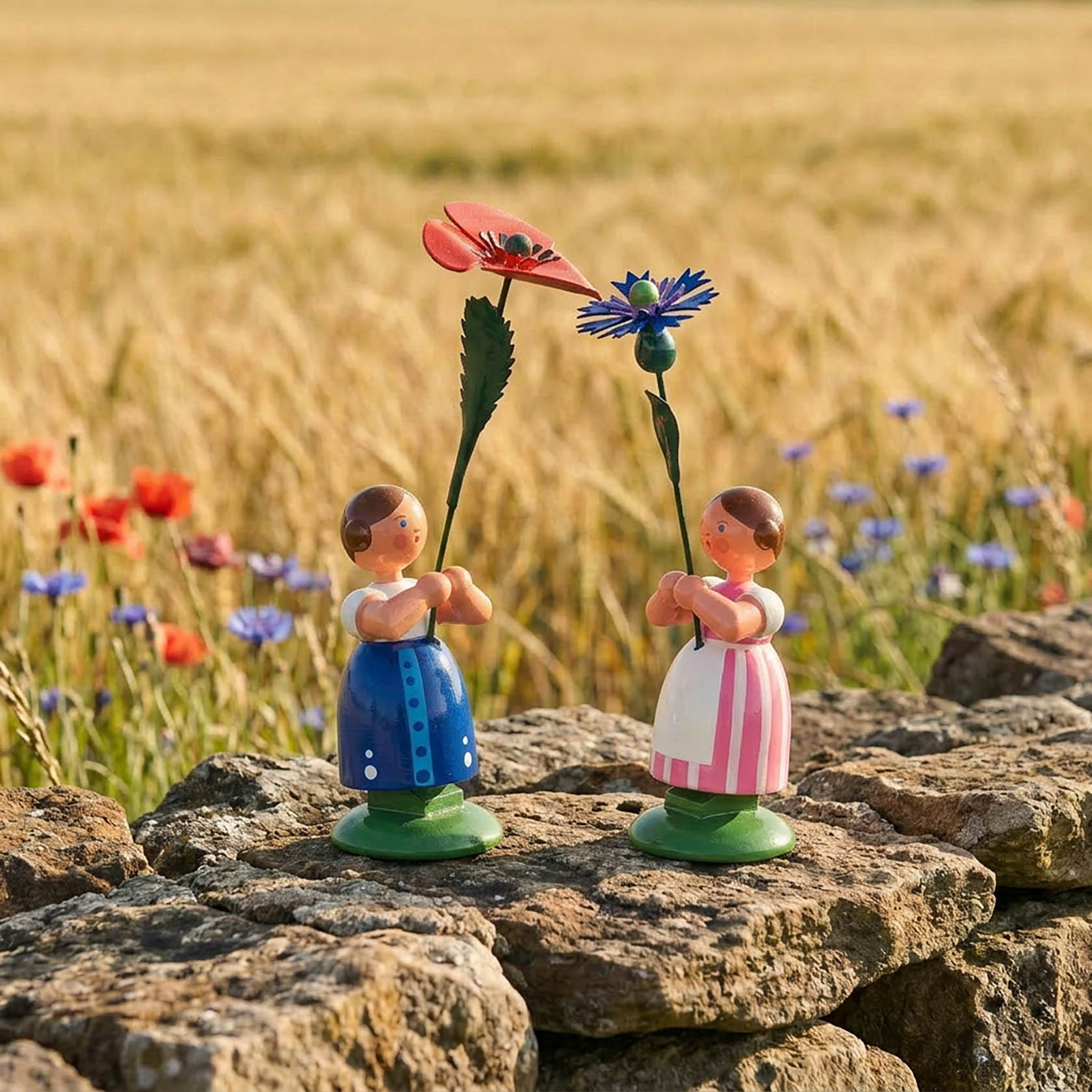 Blumenmädchen mit Kornblume