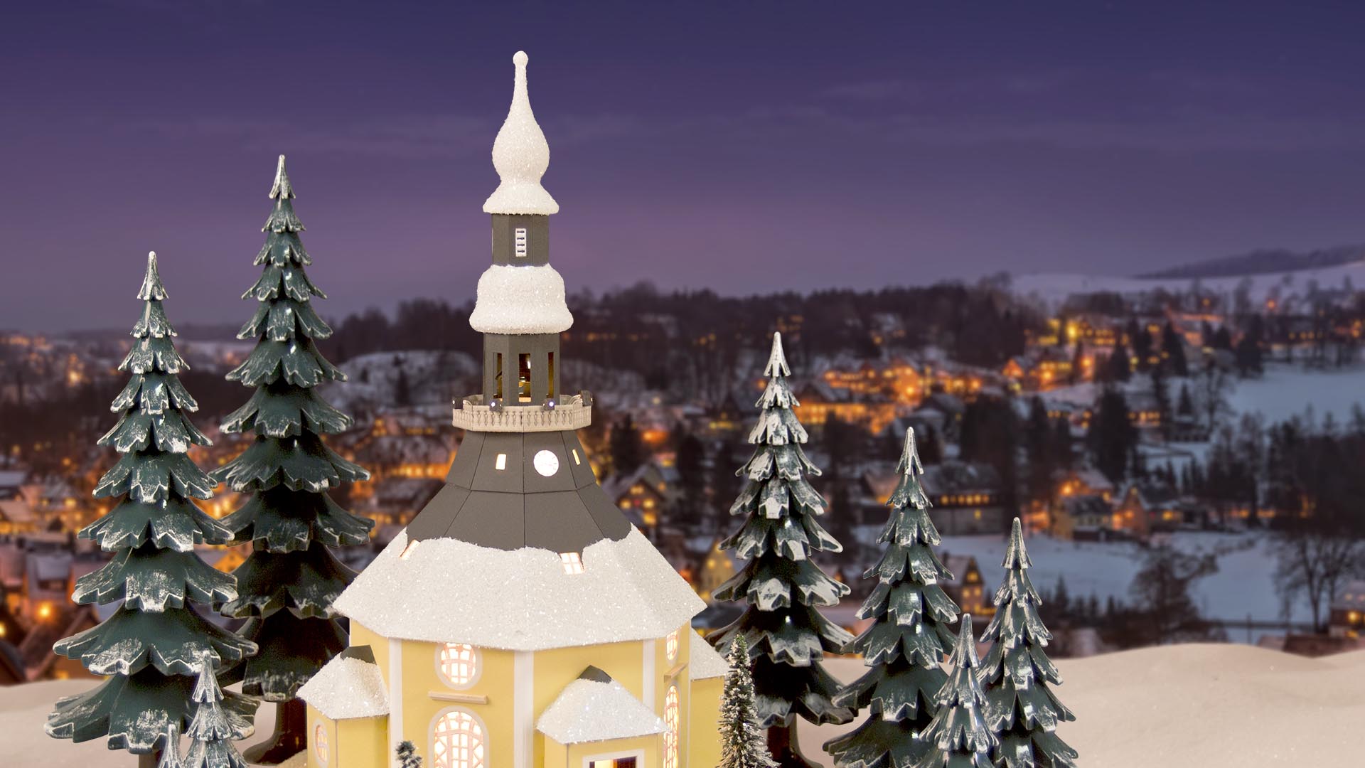 Lichterhaus Seiffener Kirche mit Schnee