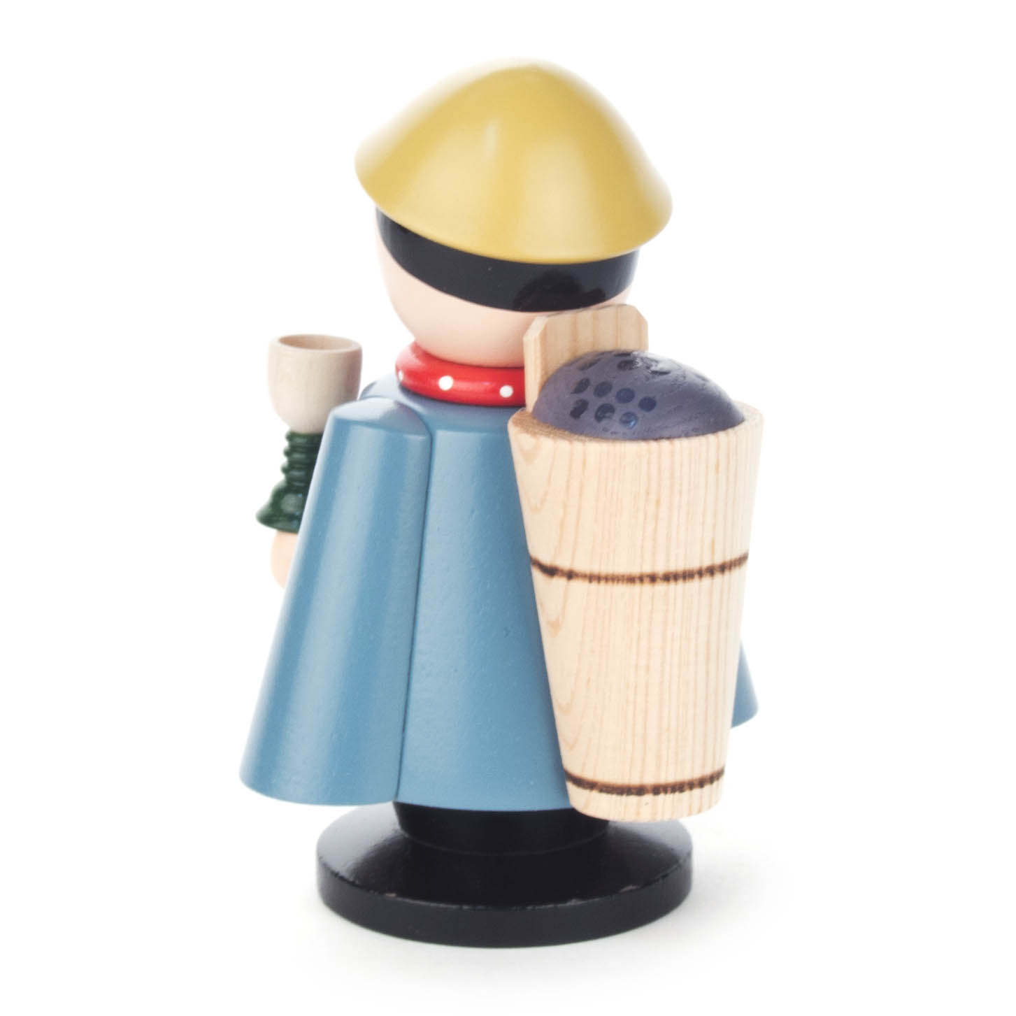 Räuchermann im blauen Mantel, gelber Hut, hält Weinglas, Korb auf Rücken.