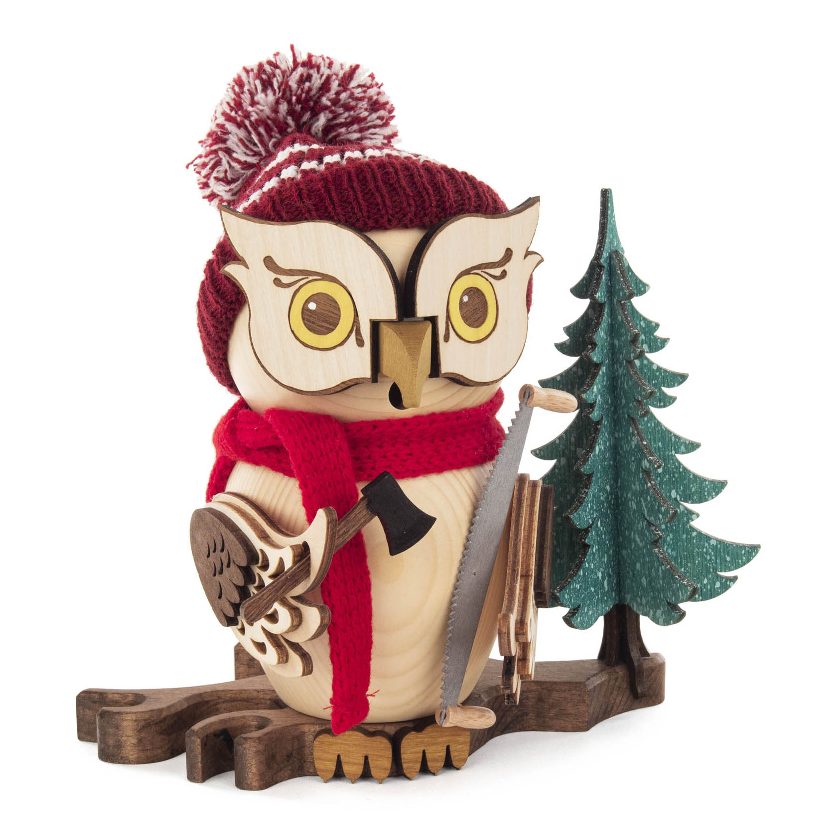 Holzeule mit roter Mütze und Schal, hält eine Axt in einer Hand und eine Säge in der anderen, neben einem kleinen grünen Tannenbaum. im Dregeno Online Shop günstig kaufen