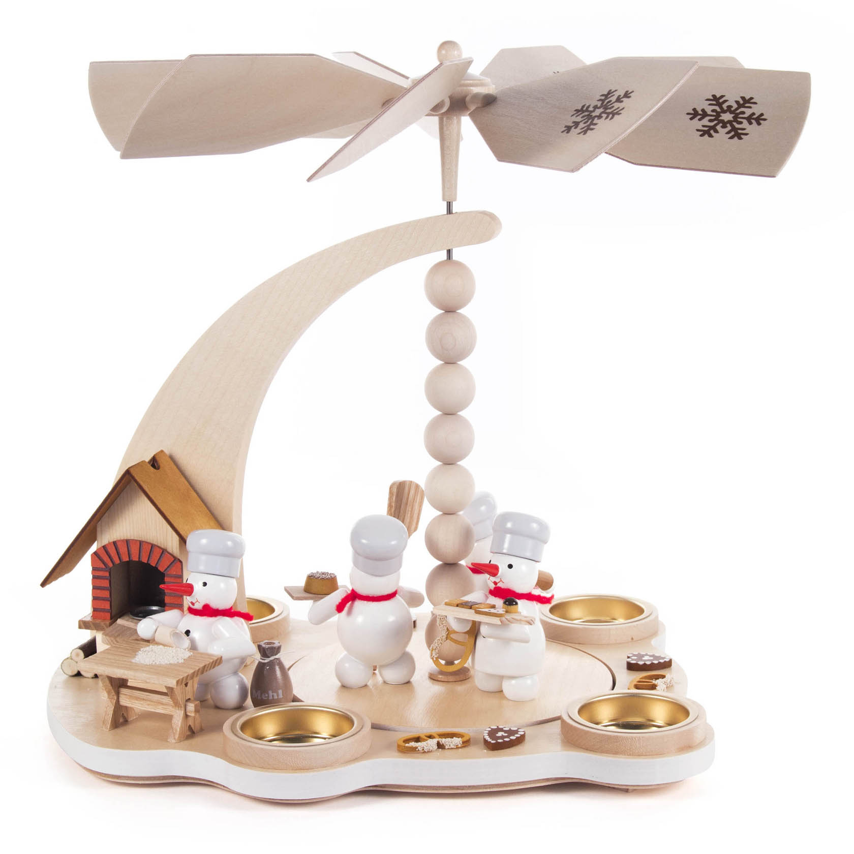Holzpyramide mit Schneemannfiguren als Bäcker, Räucherofen und Teelichthaltern zum Aufstellen. Detailreich gestaltet mit Teig, Backwaren und Schneeflöckchendekor. im Dregeno Online Shop günstig kaufen