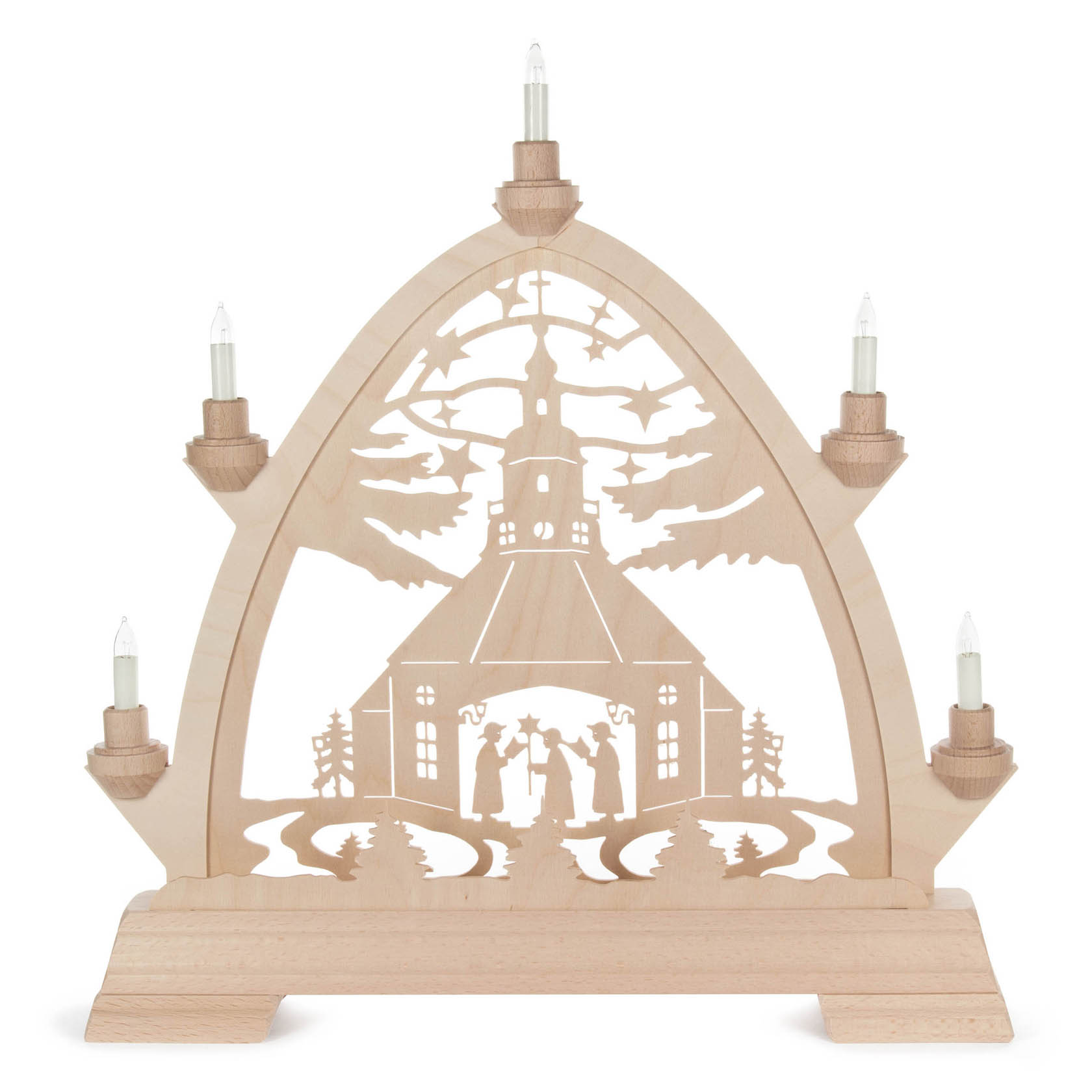 Ein helles Holzschwibbogen im gotischen Stil mit einer ausgeschnittenen Seiffener Kirche, umgeben von Kurrendesängern, elektrisch beleuchtet. im Dregeno Online Shop günstig kaufen