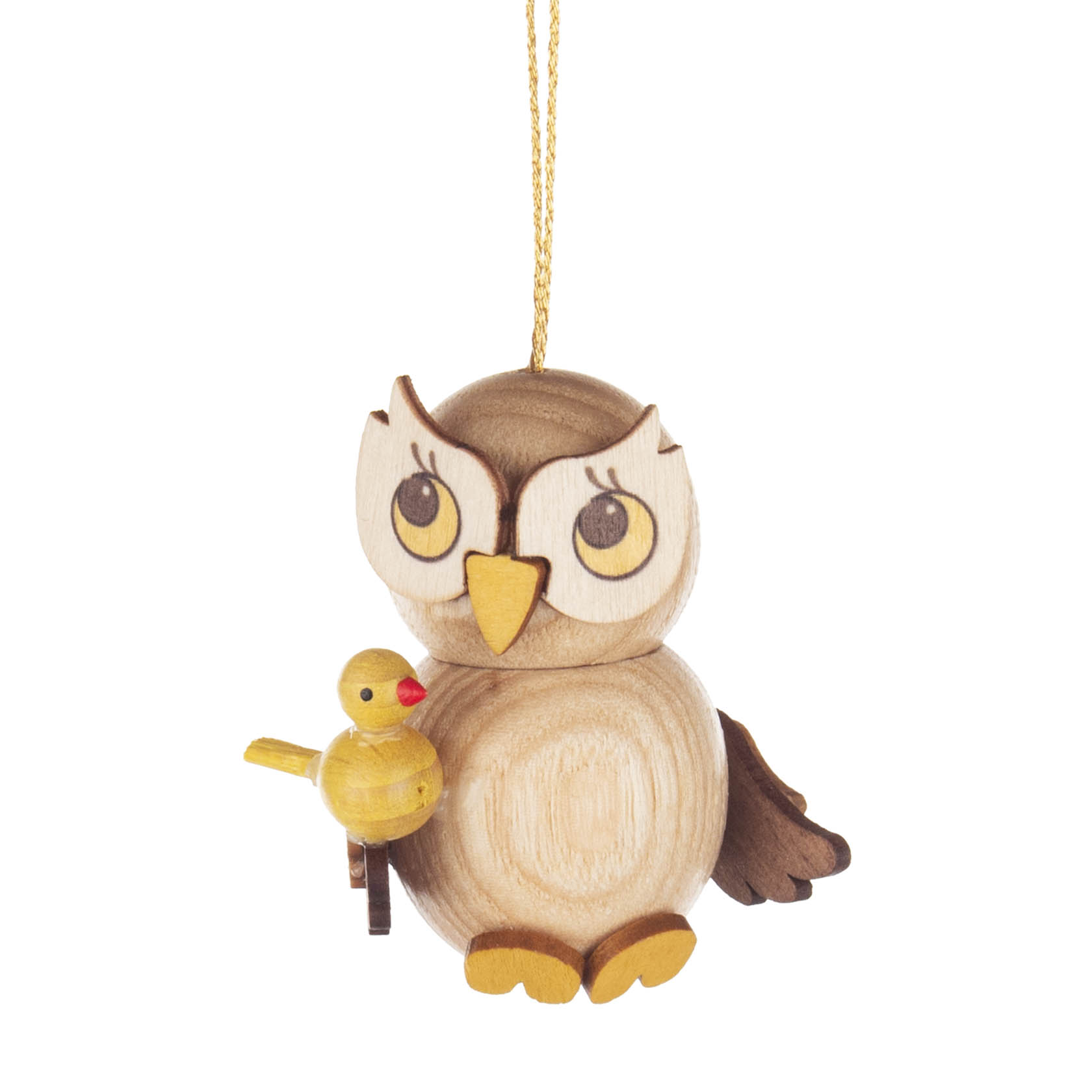 Holzeule mit großen Augen hält einen kleinen gelben Vogel in den Flügeln. Aufhänger oben, sitzt auf einem Podest aus Holz gefertigt. im Dregeno Online Shop günstig kaufen