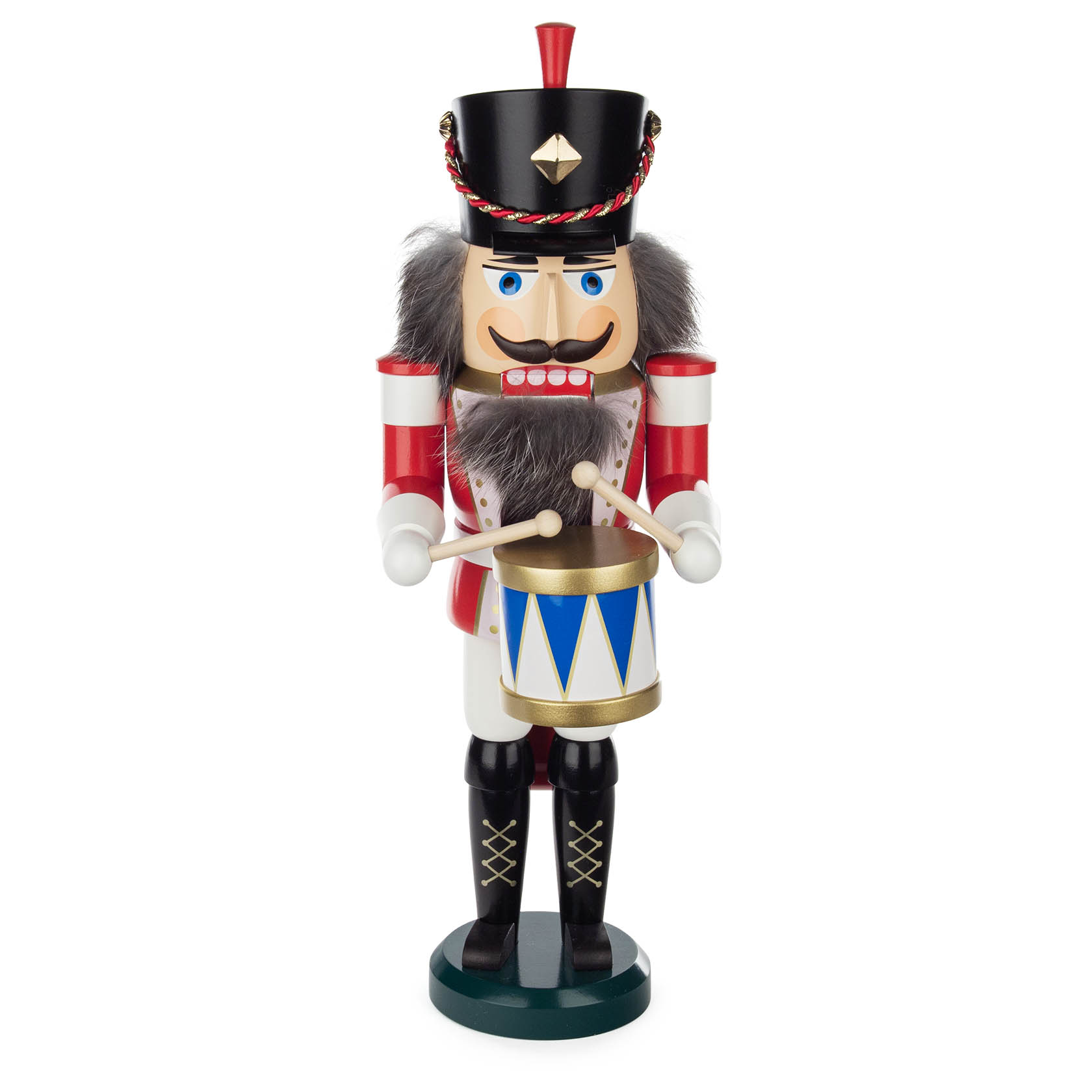 Ein Nussknacker in Form eines Trommlers, 39 cm groß, trägt eine schwarze Mütze, rote und weiße Uniform mit goldenen Details und hält Trommelschlägel. im Dregeno Online Shop günstig kaufen