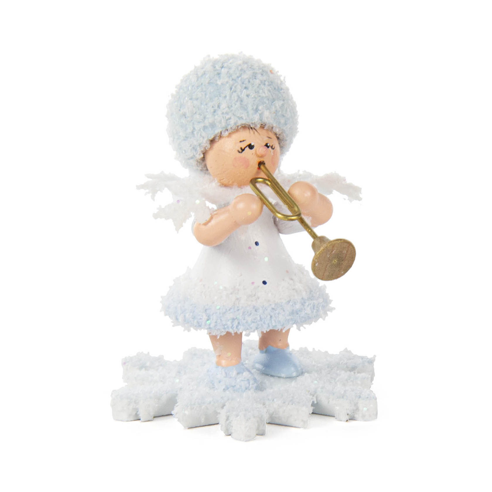 Kleine Schneeflocken-Figur mit blauer Mütze und Kleid, die eine goldene Trompete spielt. im Dregeno Online Shop günstig kaufen