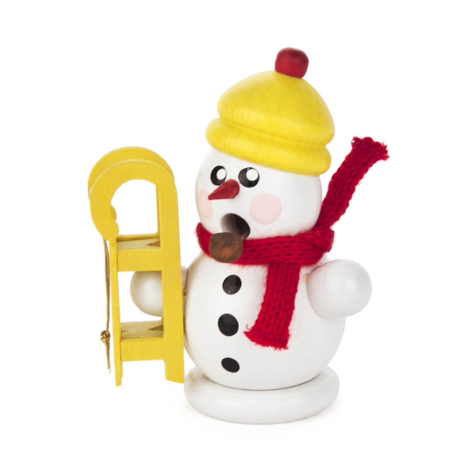 A wooden incense snowman figure wearing a yellow hat and red scarf, holding a yellow sled, with a small pipe in its mouth. im Dregeno Online Shop günstig kaufen