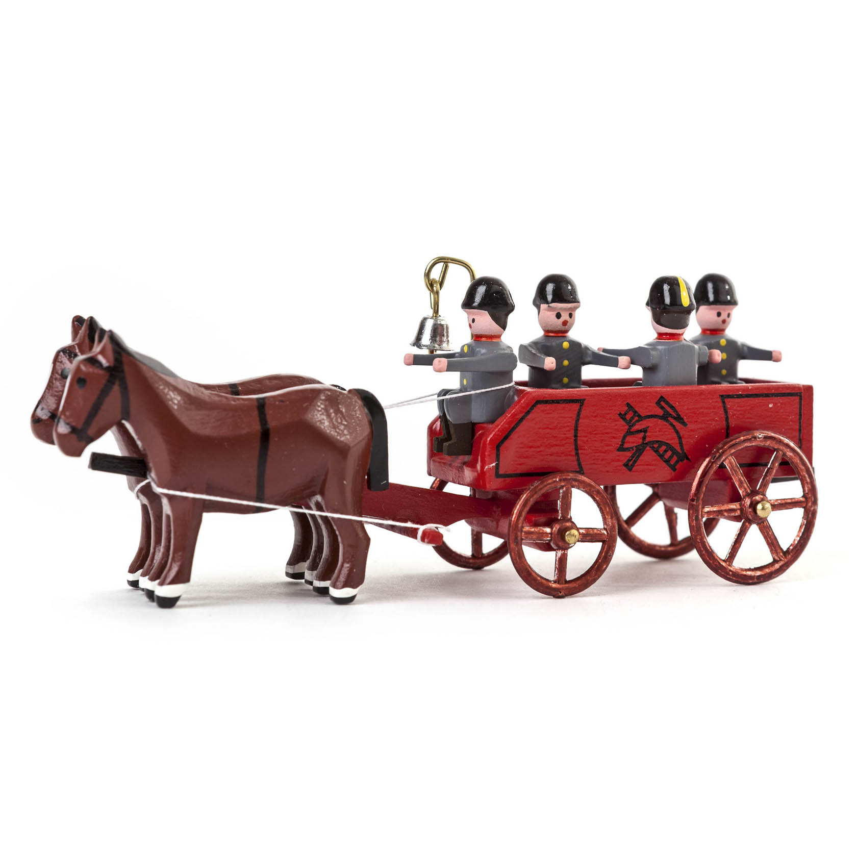 Ein Modell eines roten Mannschaftswagens, der von zwei braunen Pferden gezogen wird. Vier Feuerwehrmänner in Uniform sitzen im Wagen. im Dregeno Online Shop günstig kaufen