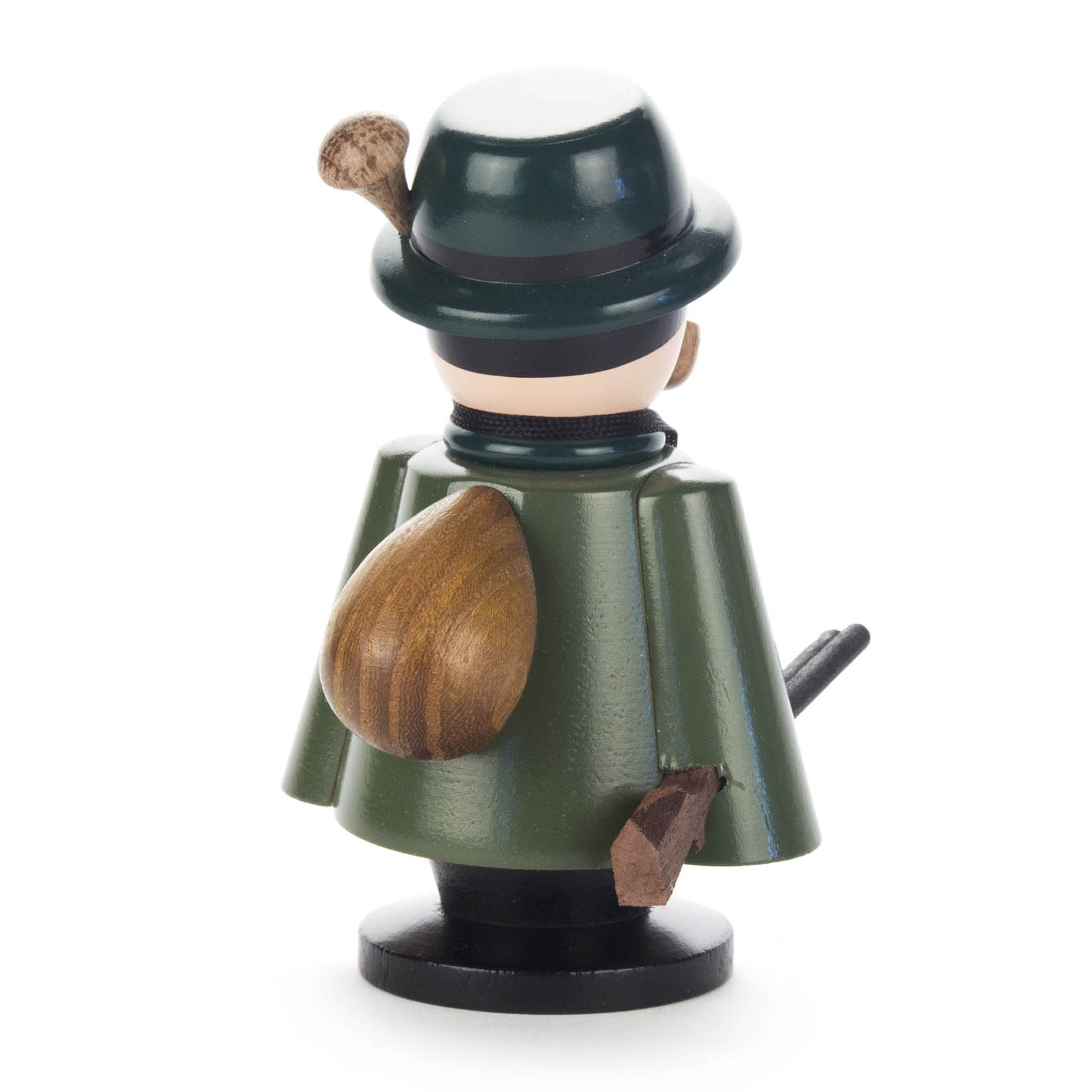 Holzfigur eines Försters als Räuchermann. Die Figur trägt einen grünen Hut und Mantel, hat eine Holzpfeife im Mund und trägt einen Beutel sowie ein Fernglas.