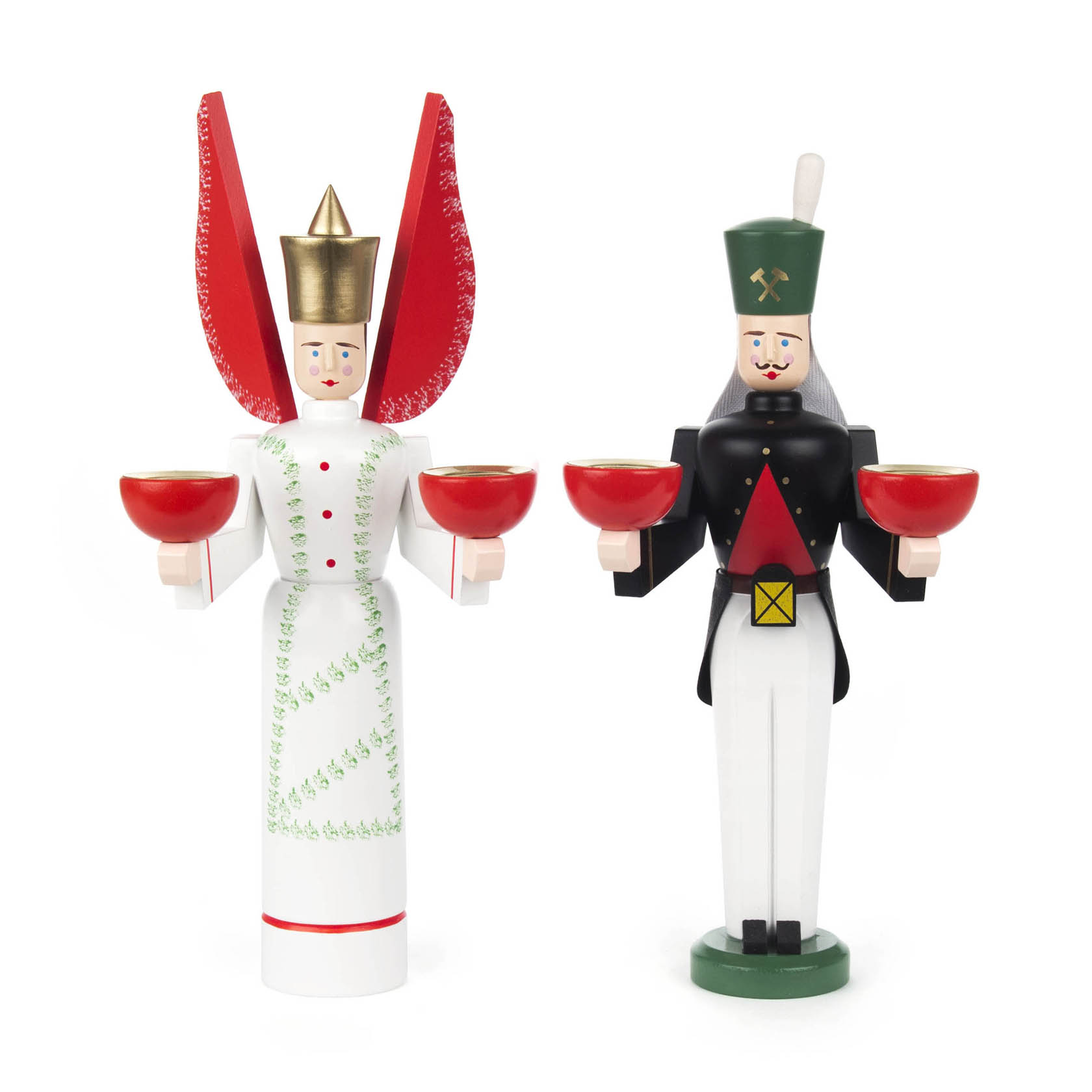 Holzfiguren Engel und Bergmann, traditionell gestaltet. Der Engel trägt eine goldene Krone und getupfte Schürze, der Bergmann eine grüne Mütze. Beide halten rote Kerzenhalter. im Dregeno Online Shop günstig kaufen