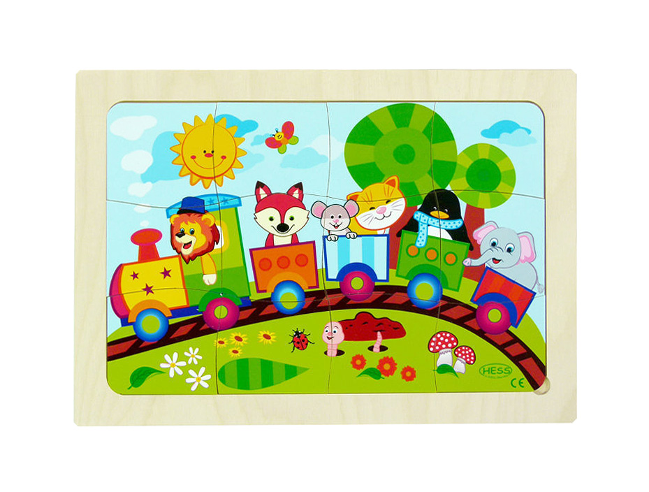 Buntes Kinderpuzzle mit lokomotivförmigem Zug. Tiere wie Löwe, Fuchs, Maus, Panda und Elefant fahren im Zug mit, vor einer landschaftlichen Kulisse. im Dregeno Online Shop günstig kaufen
