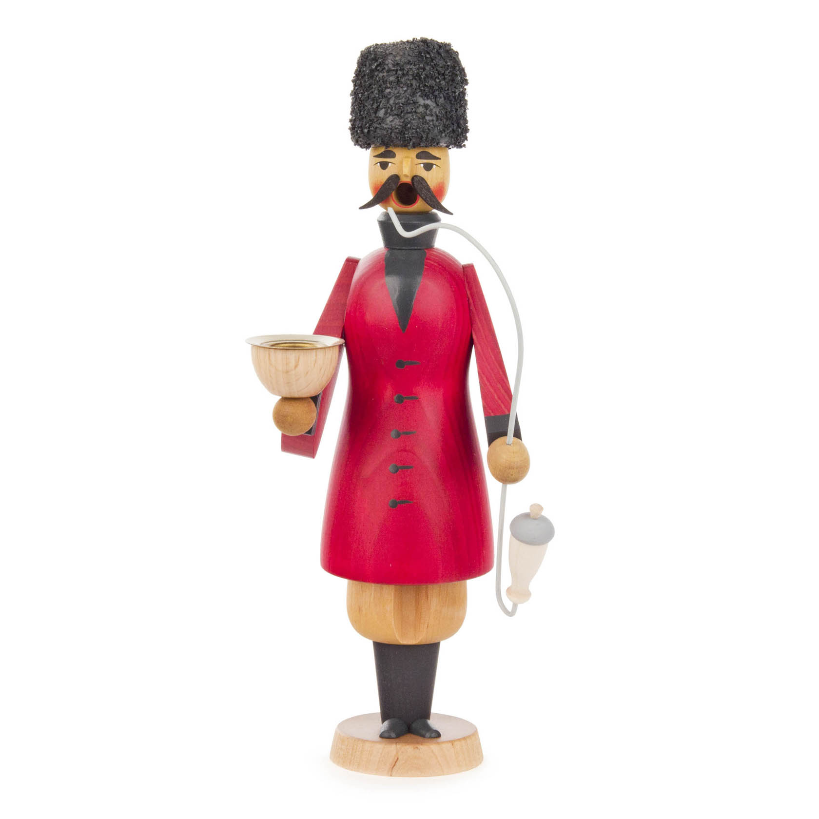Traditionelle Holzfigur eines Räuchermanns in Form eines Kosaken, mit schwarzem Hut, rotem Mantel, Pfeife und Gefäß in den Händen. im Dregeno Online Shop günstig kaufen