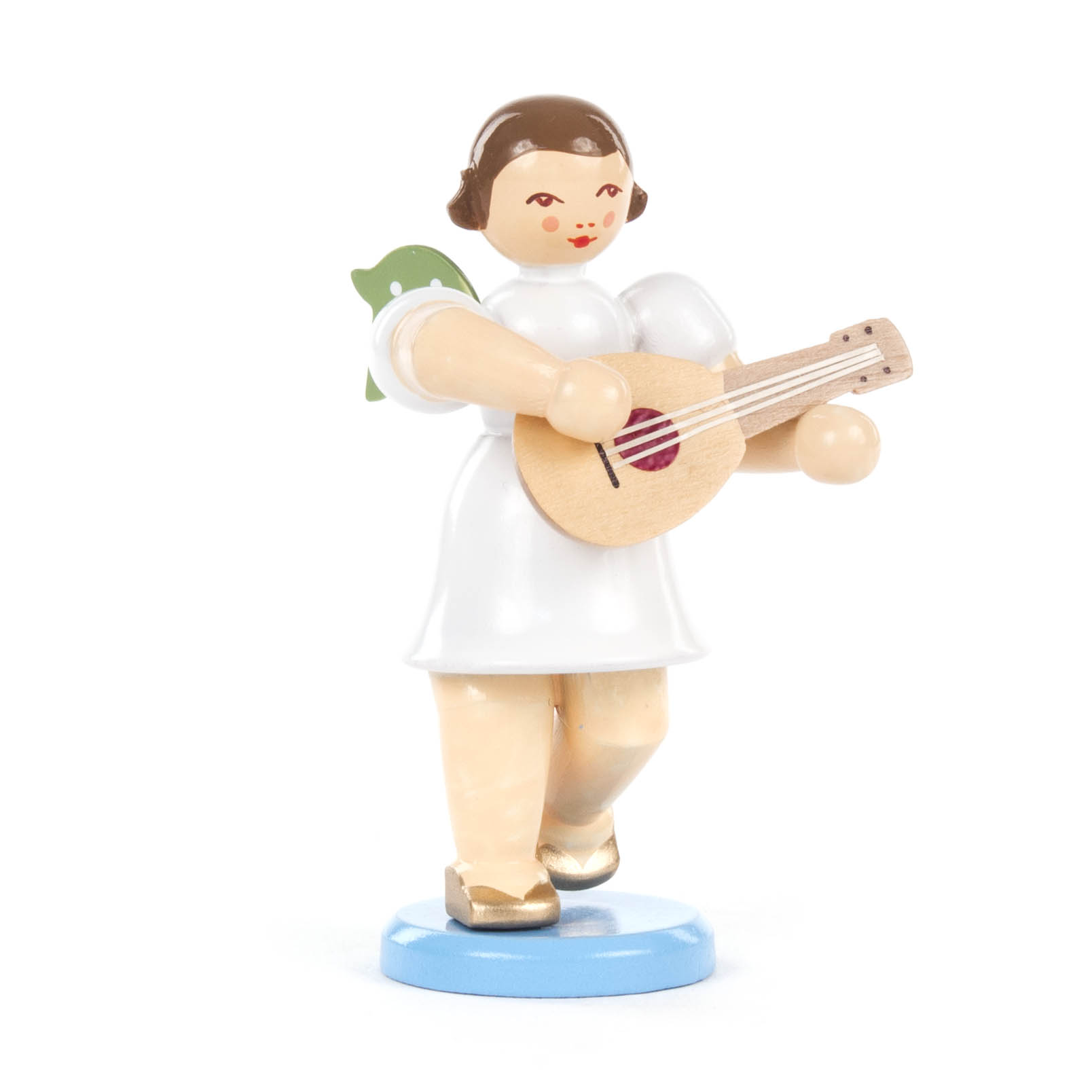 Holzfigur eines Engels mit braunen Haaren und grünem Flügel, der eine Mandoline in der Hand hält. Der Engel trägt ein weißes, kurzes Kleid. im Dregeno Online Shop günstig kaufen
