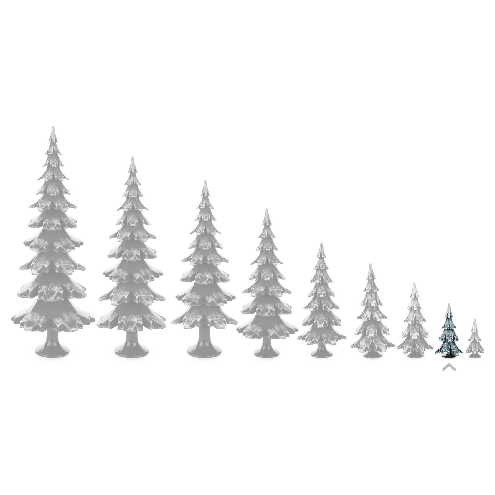Ein kleiner grüner und weißer Massivholzbaum mit einer Höhe von 9 cm, platziert neben acht größer werdenden grauen Bäumen.