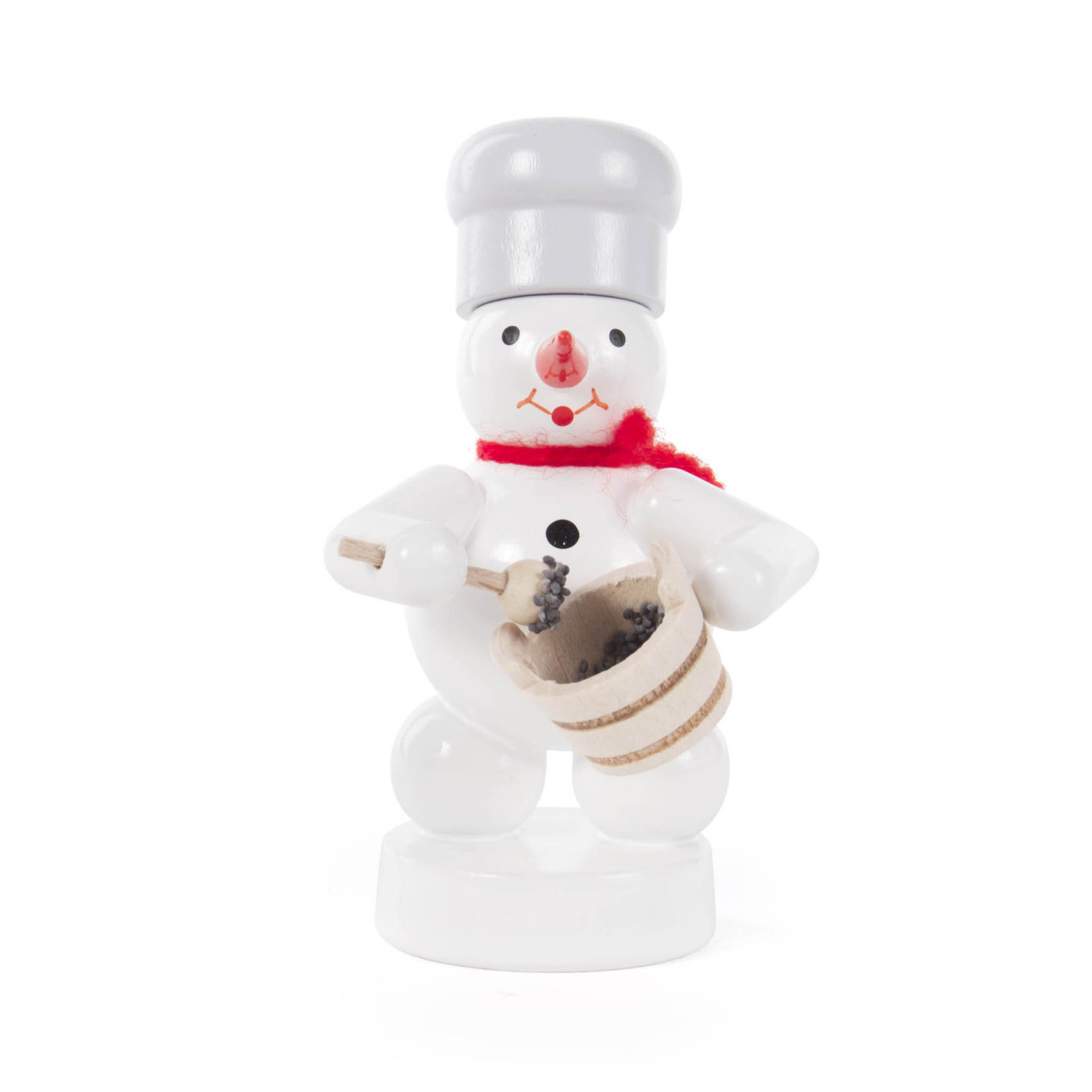 Ein dekorativer Schneemann aus Holz, der einen Mohntopf in den Händen hält. Er trägt einen grauen Hut und einen roten Schal. im Dregeno Online Shop günstig kaufen