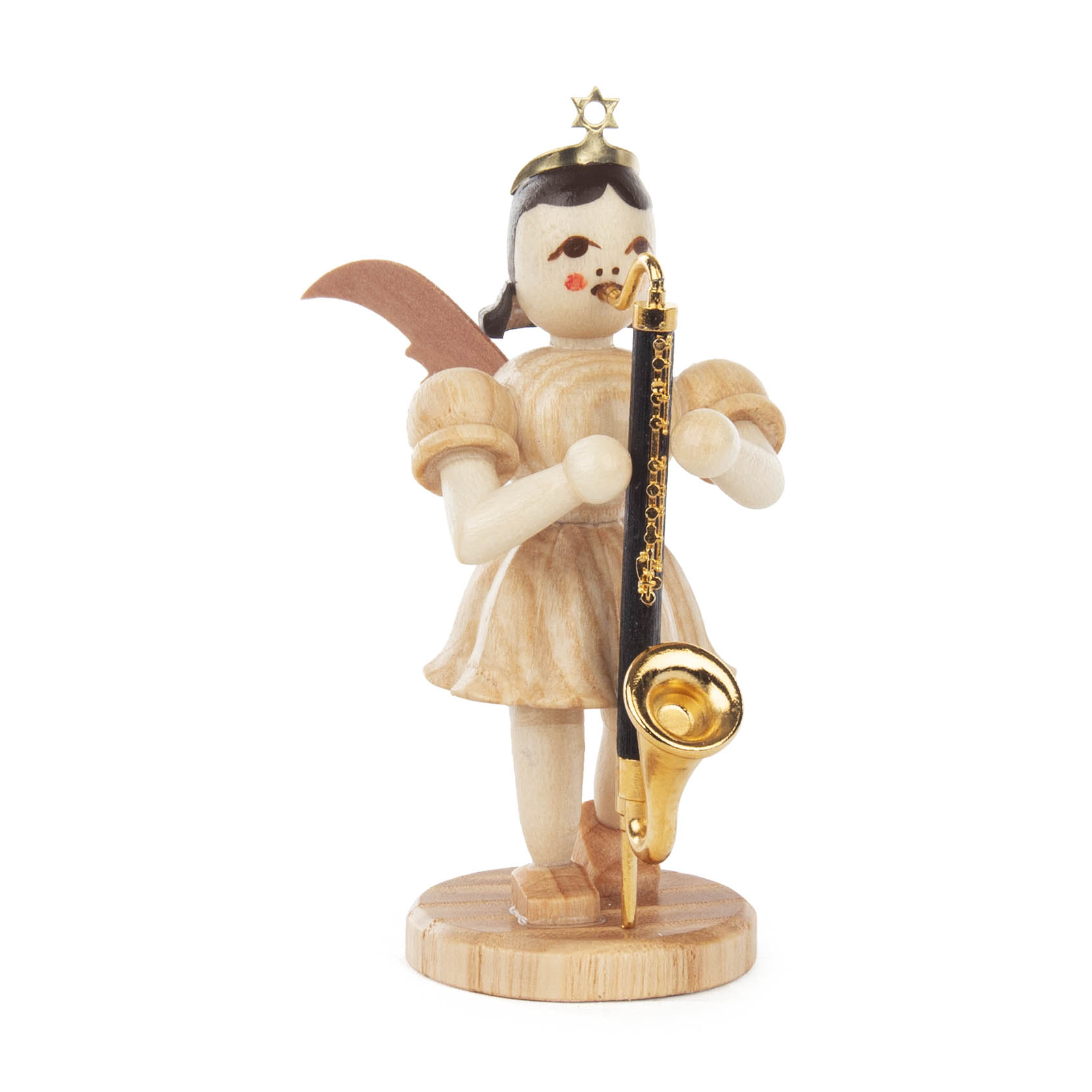 Holzengel mit goldener Krone spielt auf einer gold-schwarzen Bassklarinette. Der Engel hat Flügel und steht auf einem runden Sockel. im Dregeno Online Shop günstig kaufen