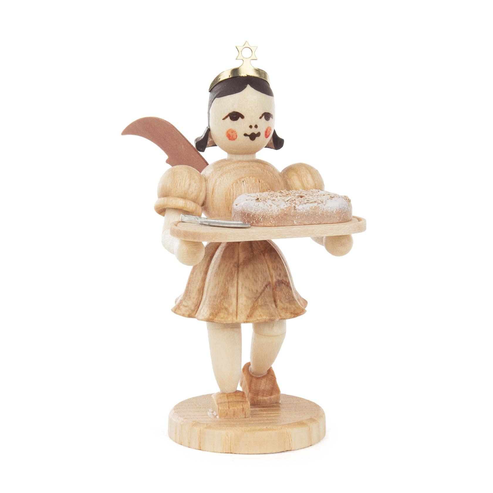 Holzfigur eines Engels mit braunem Haar, goldenem Heiligenschein, roten Flügeln und rotem Rock, hält ein Tablett mit Stollen in Händen. im Dregeno Online Shop günstig kaufen